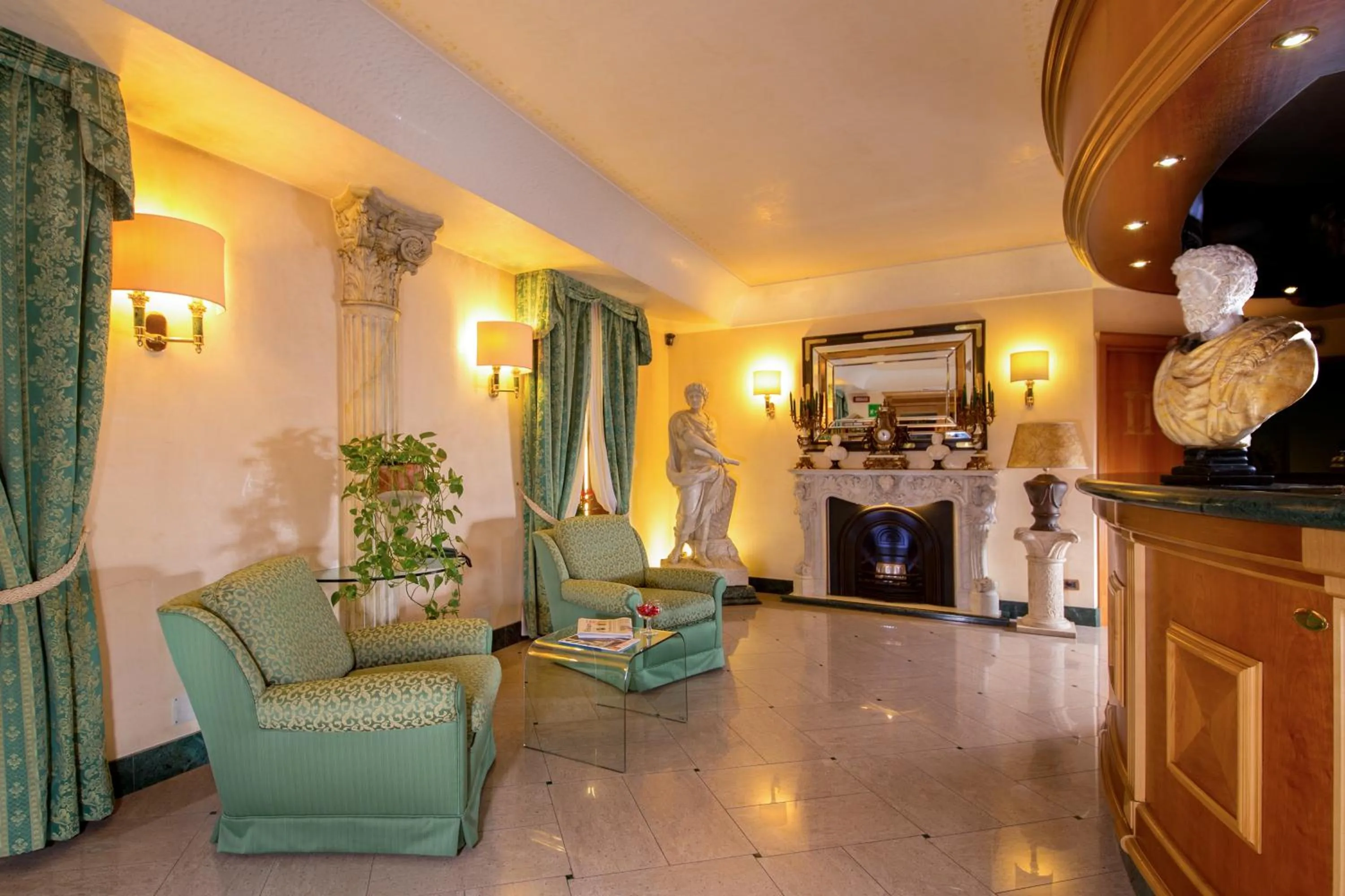 Lobby or reception in Colonna Hotel