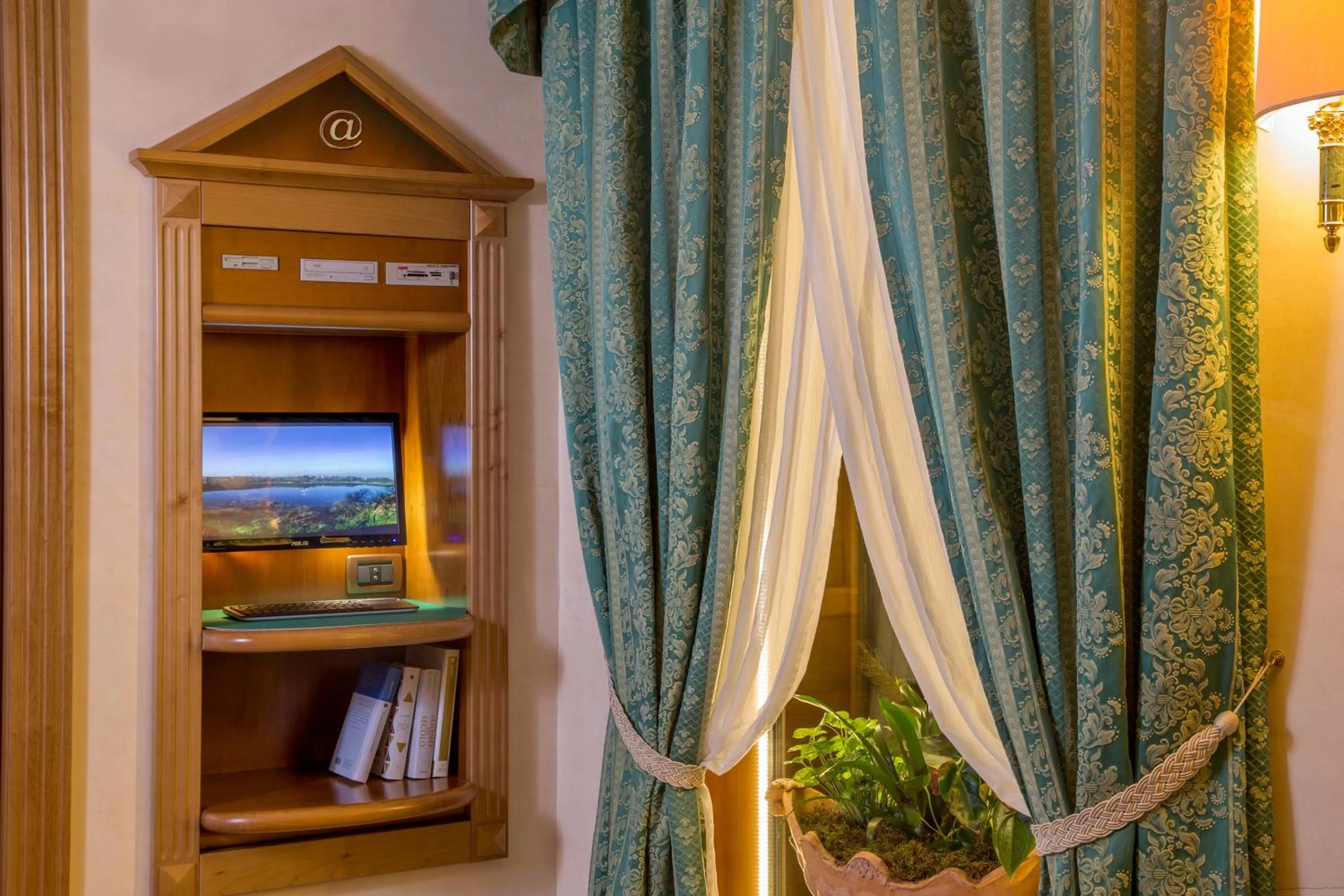 Activities in Colonna Hotel