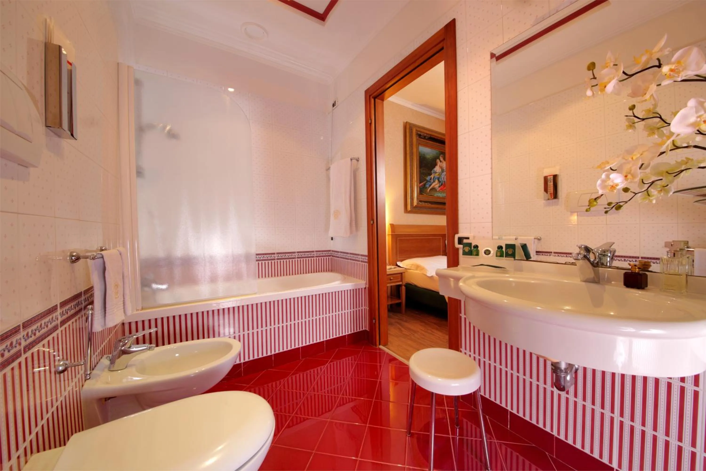 Bathroom in Colonna Hotel