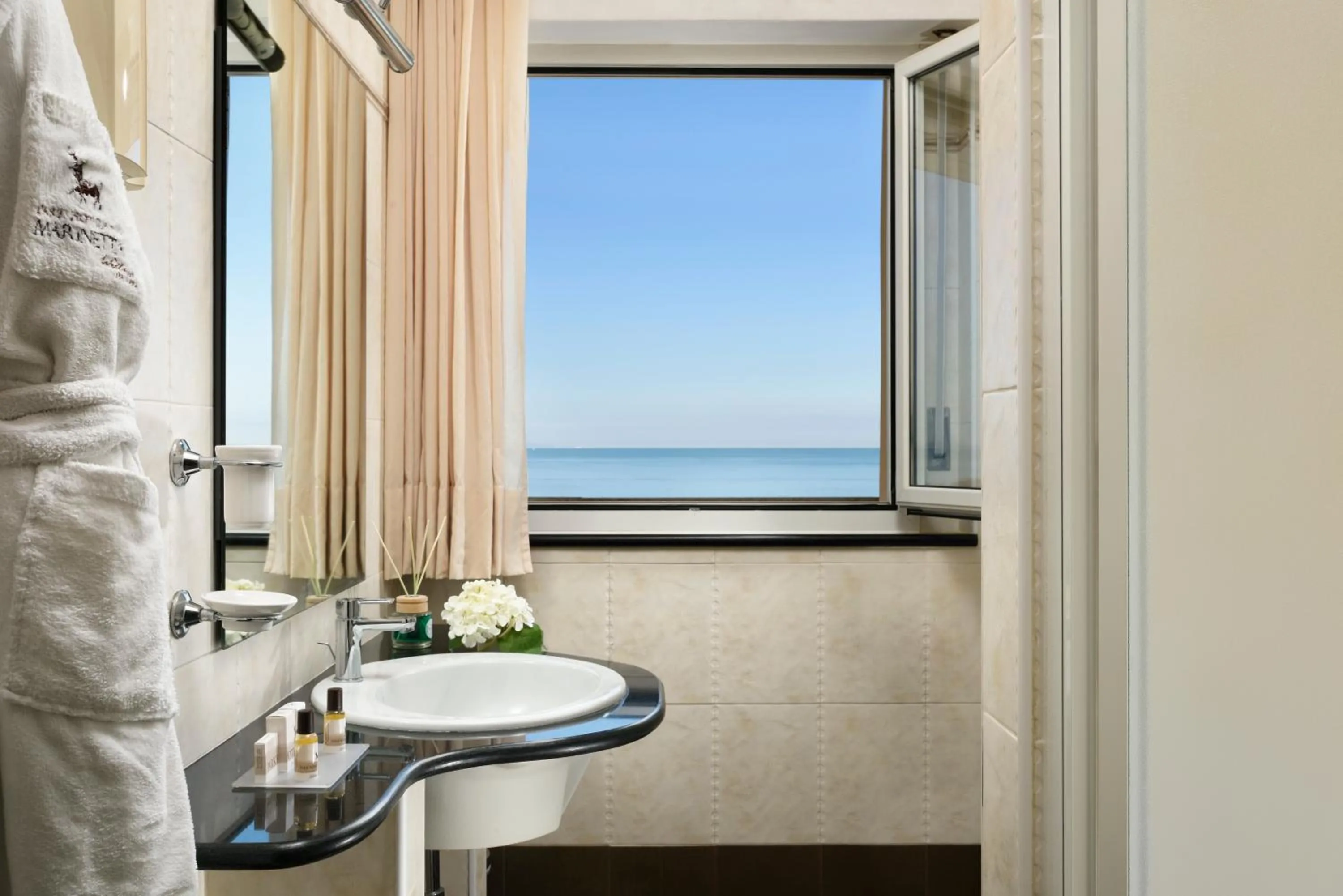Bathroom in Park Hotel Marinetta - Beach & Spa
