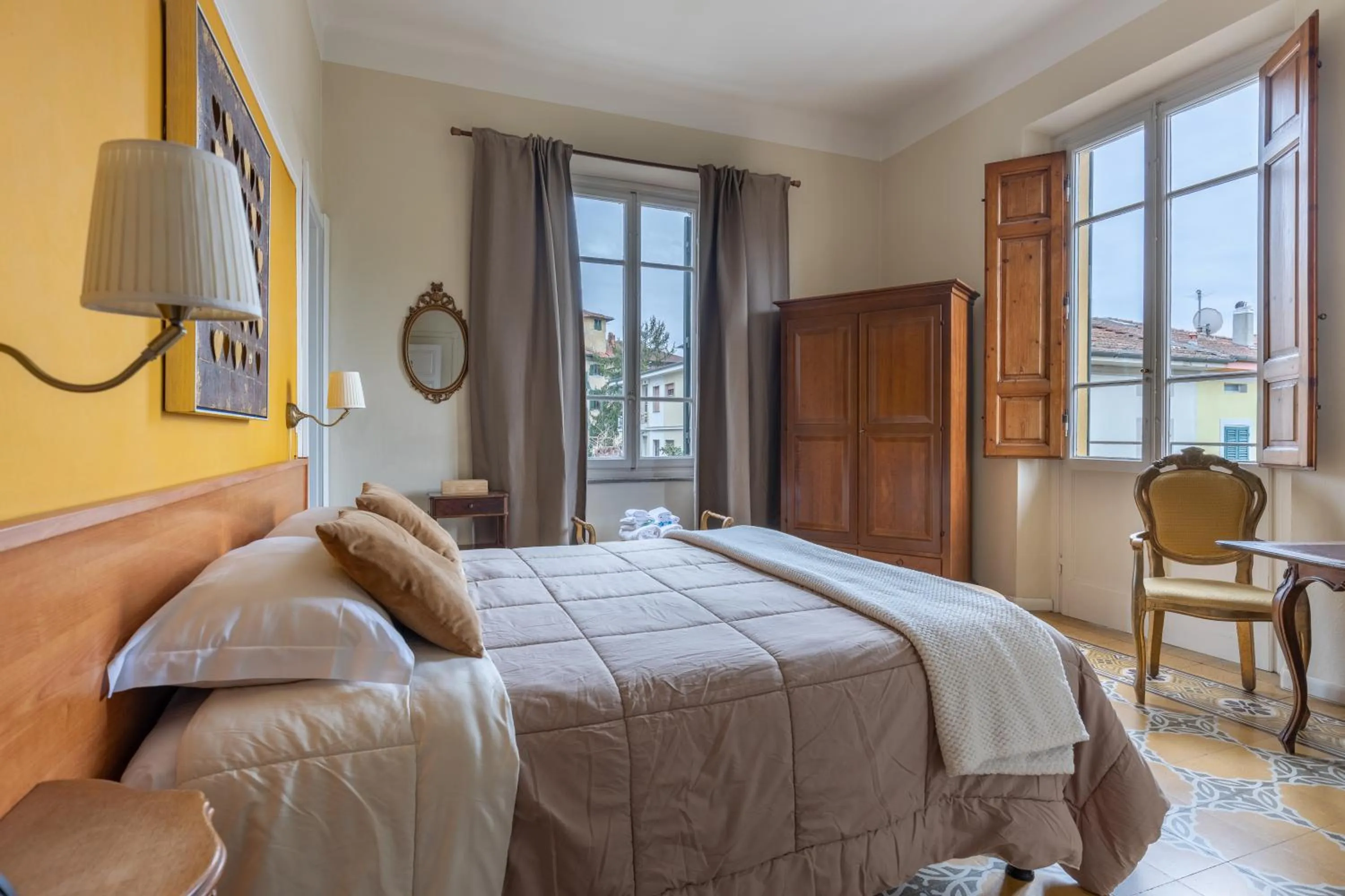 View (from property/room), Bed in Villa San Donato B&B