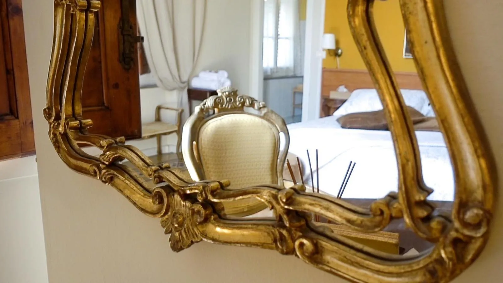Decorative detail, Bed in Villa San Donato B&B