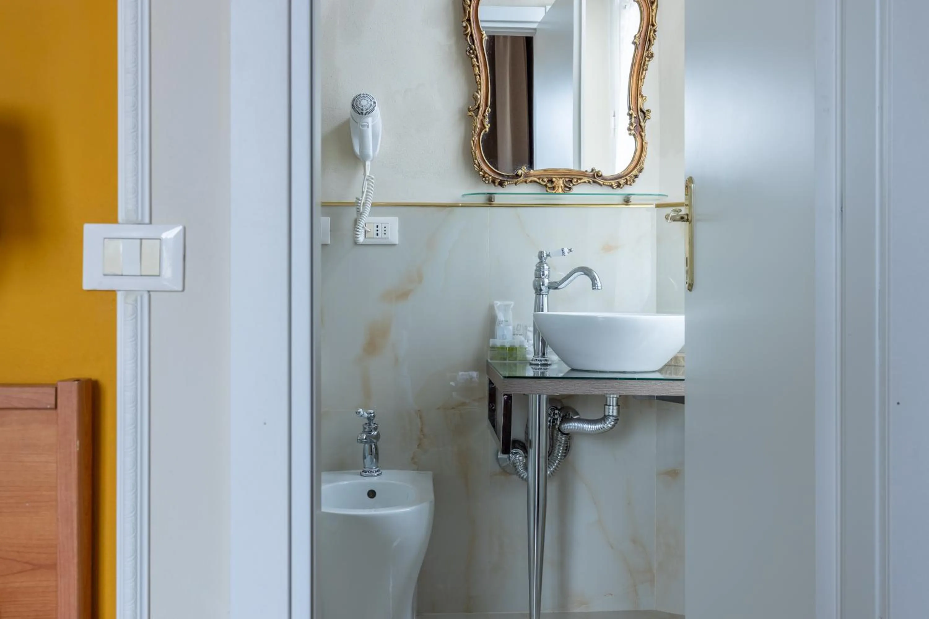 Bathroom in Villa San Donato B&B