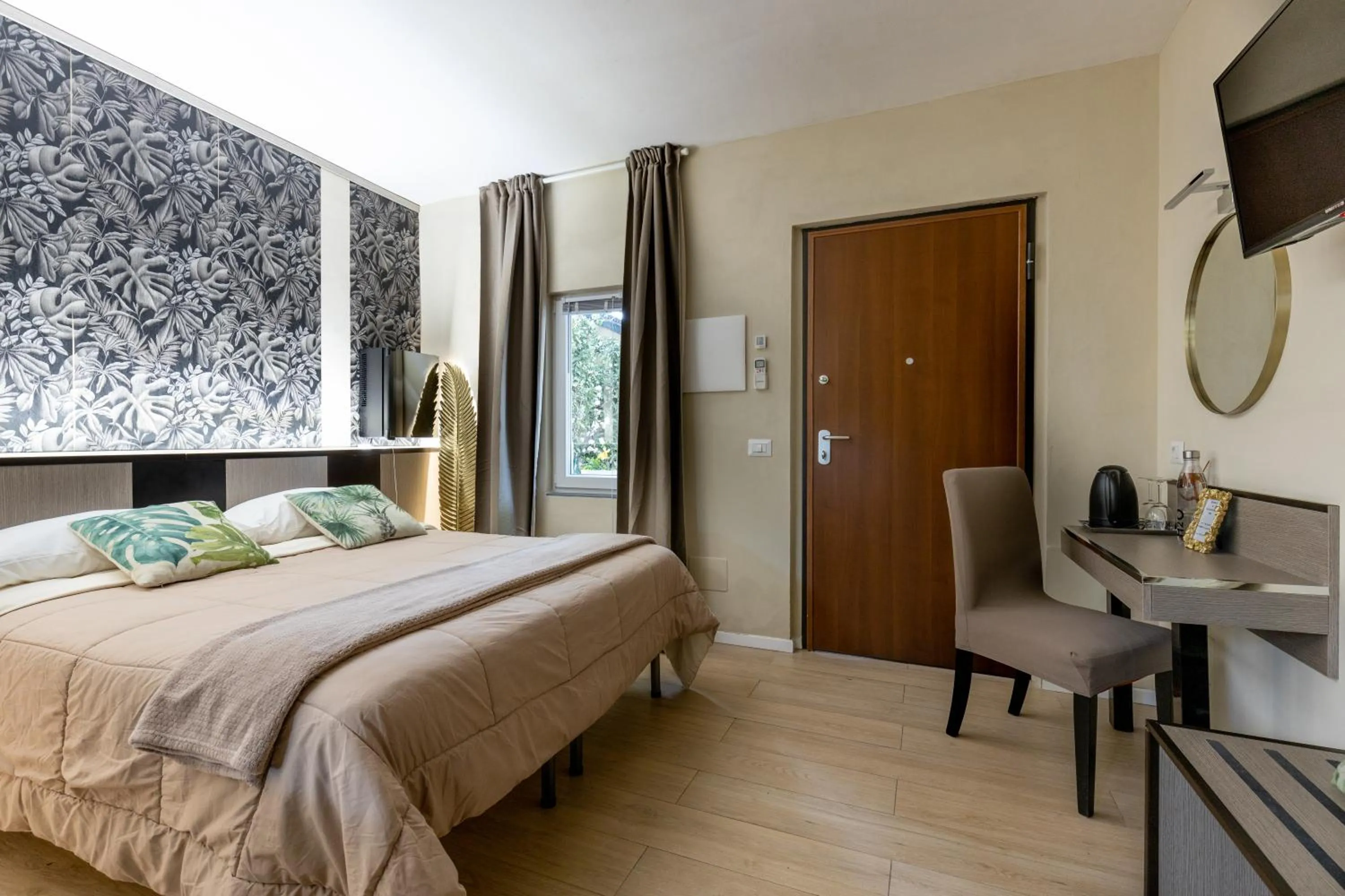 View (from property/room), Bed in Villa San Donato B&B