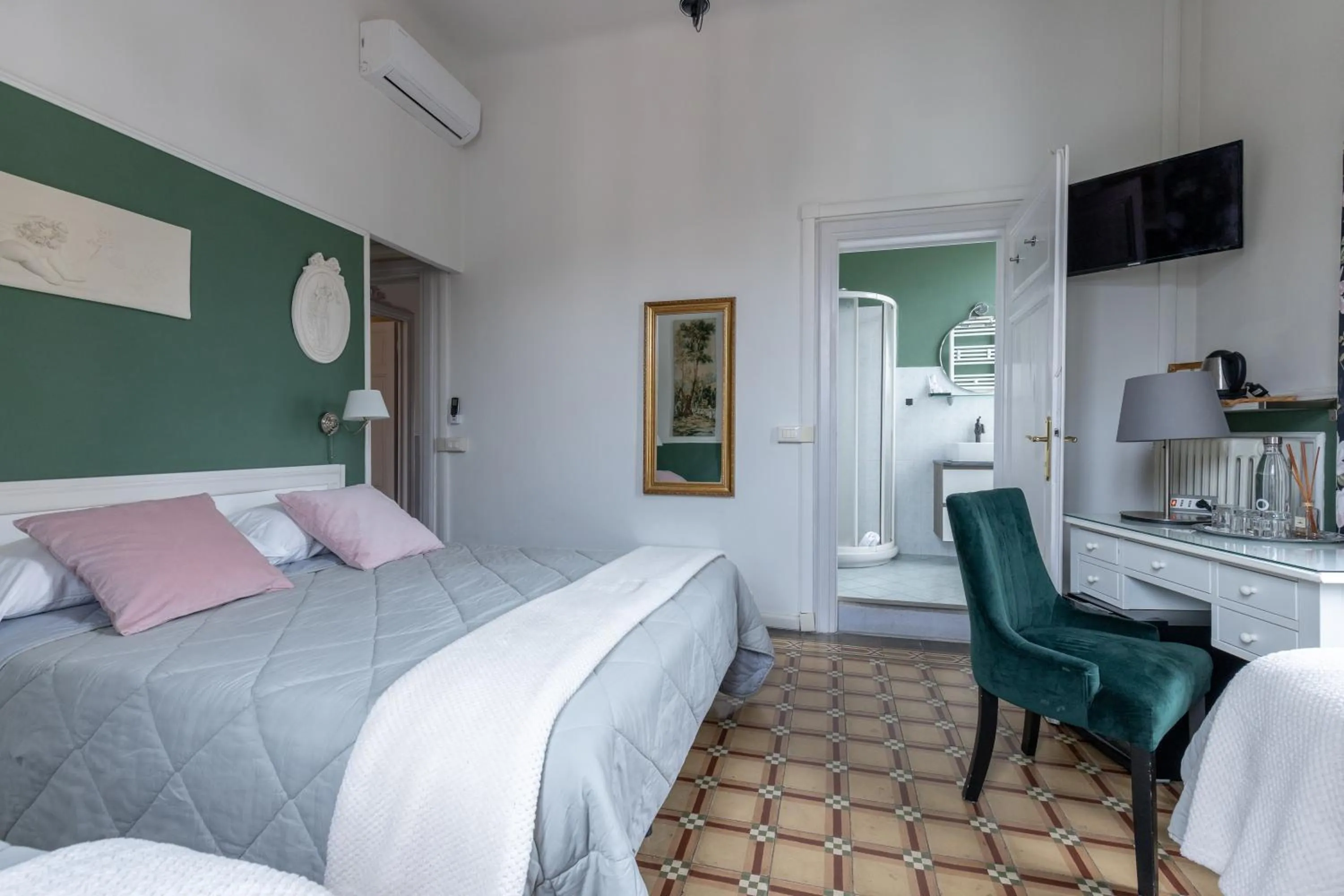 View (from property/room), Bed in Villa San Donato B&B