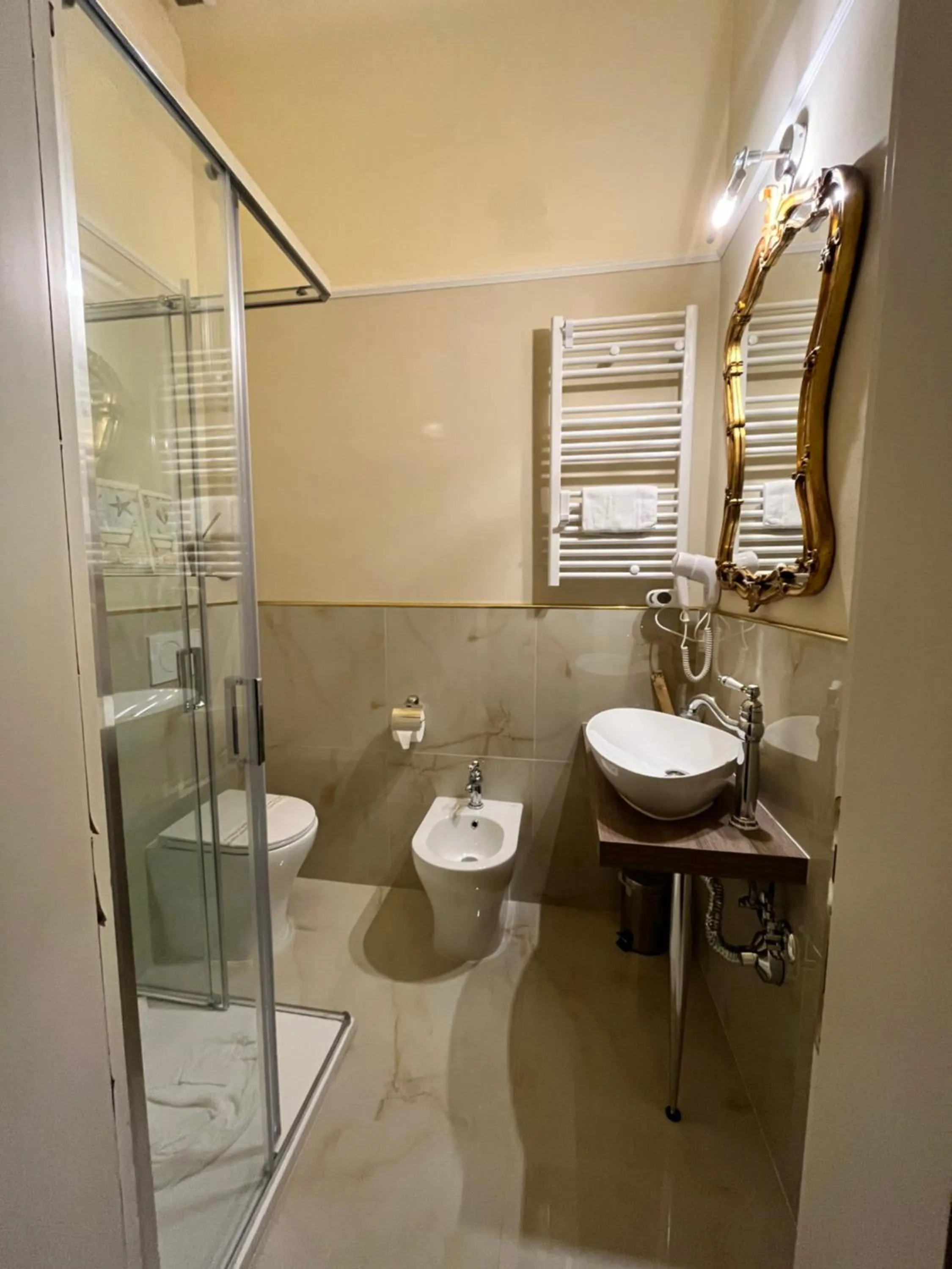 Shower in Villa San Donato B&B