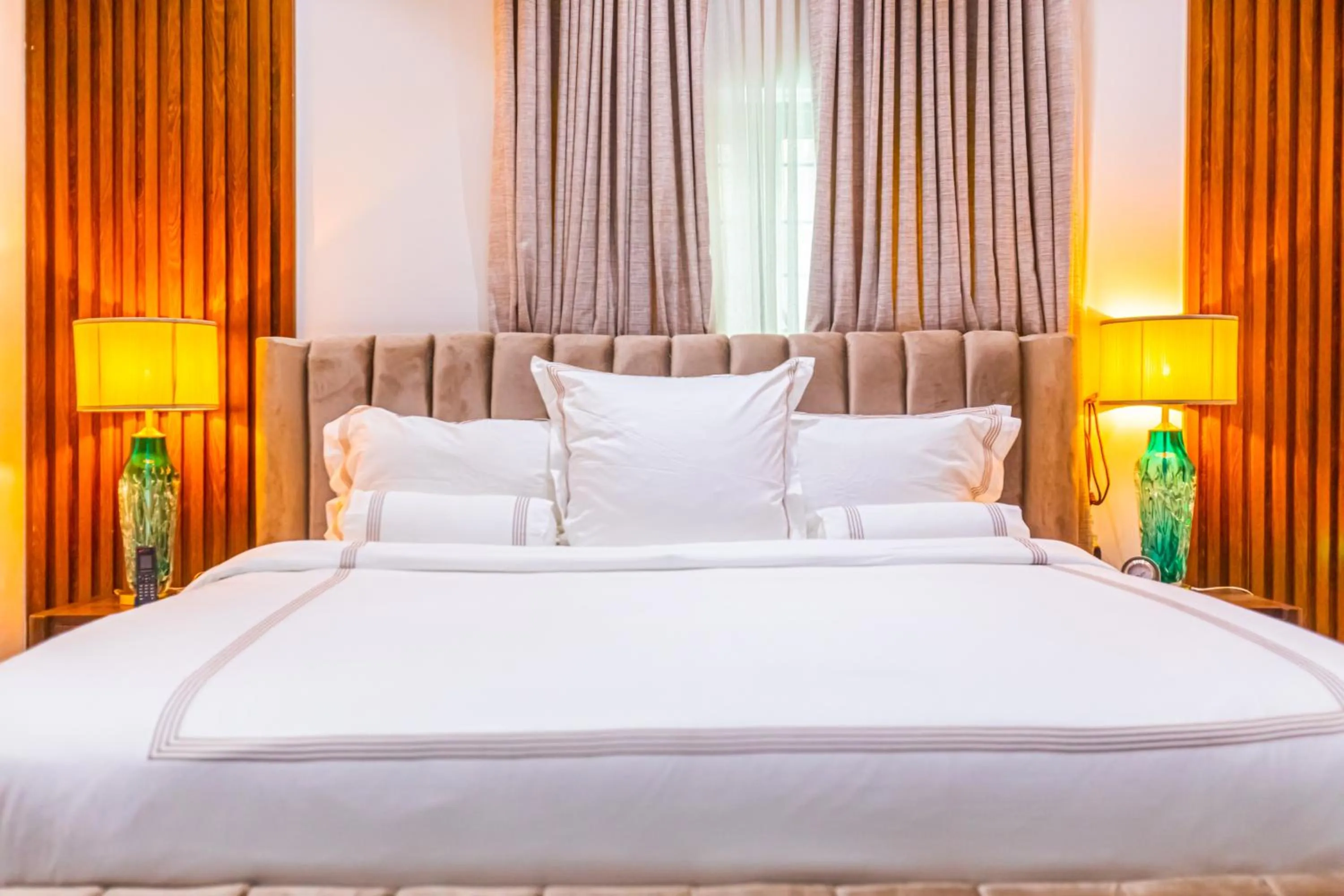 Bed in Isglo Hotels Ikoyi