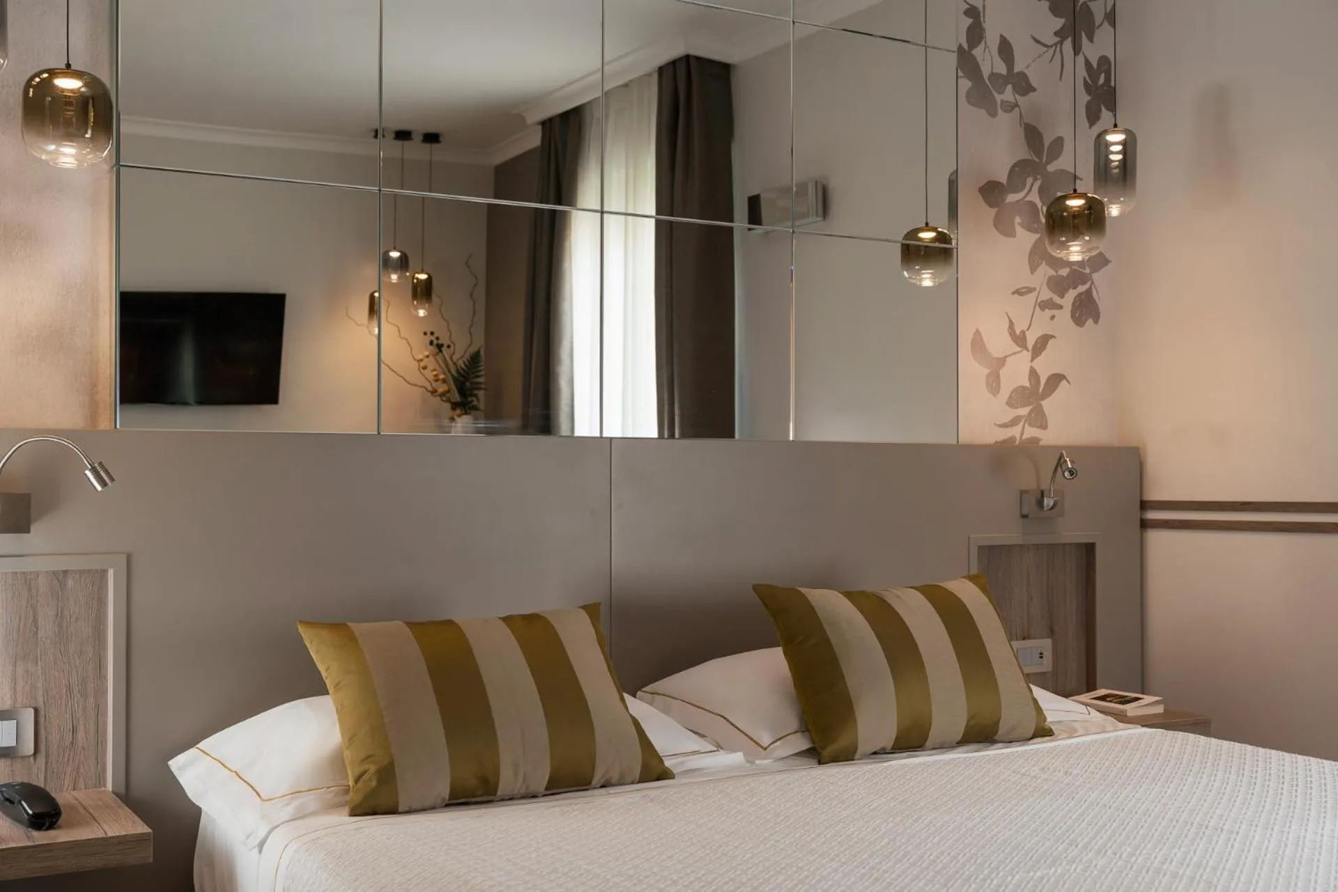 Bed in Hotel Helvetia Thermal SPA 4s