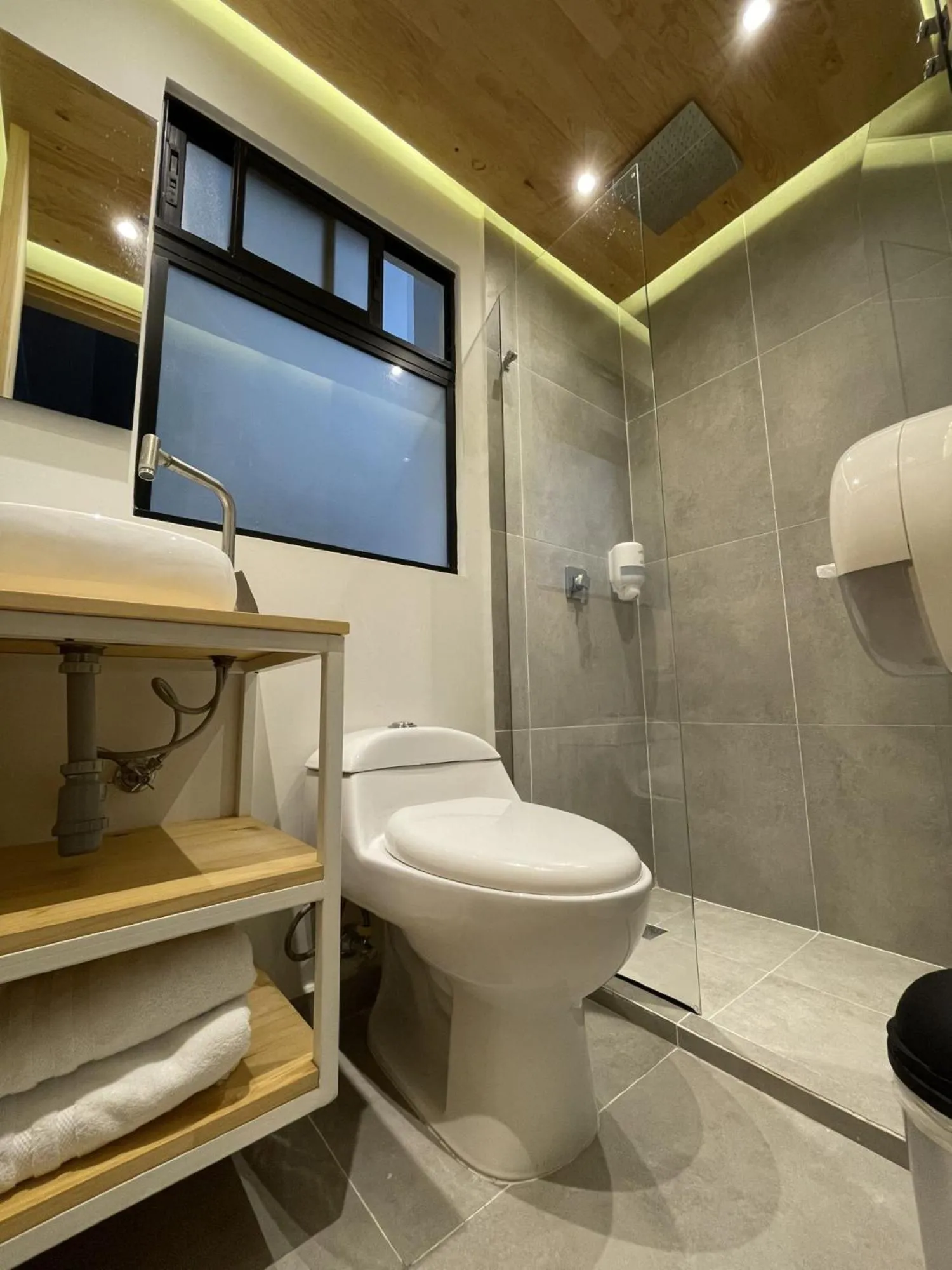 Shower in Edificio Helena