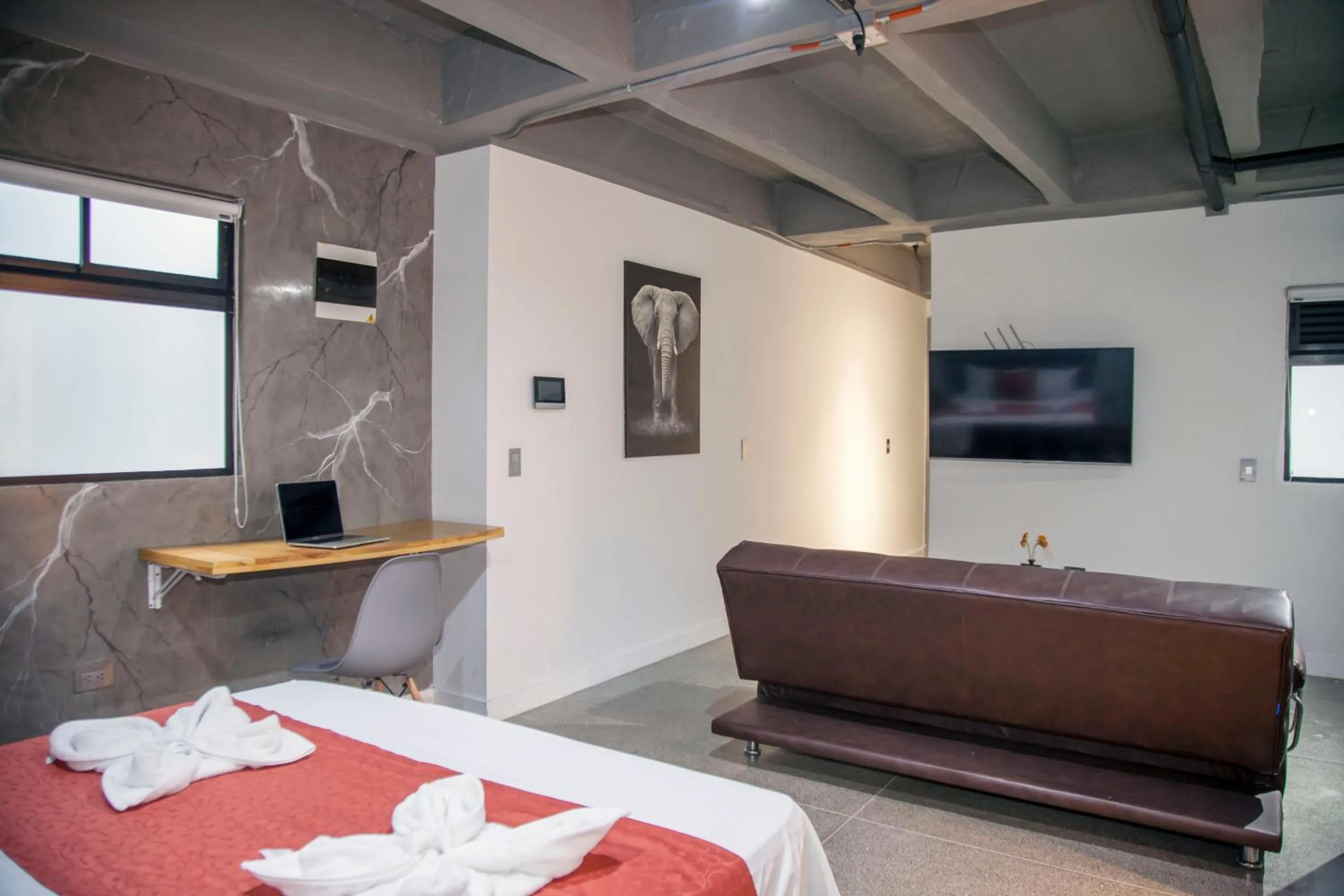 TV and multimedia, Bed in Edificio Helena