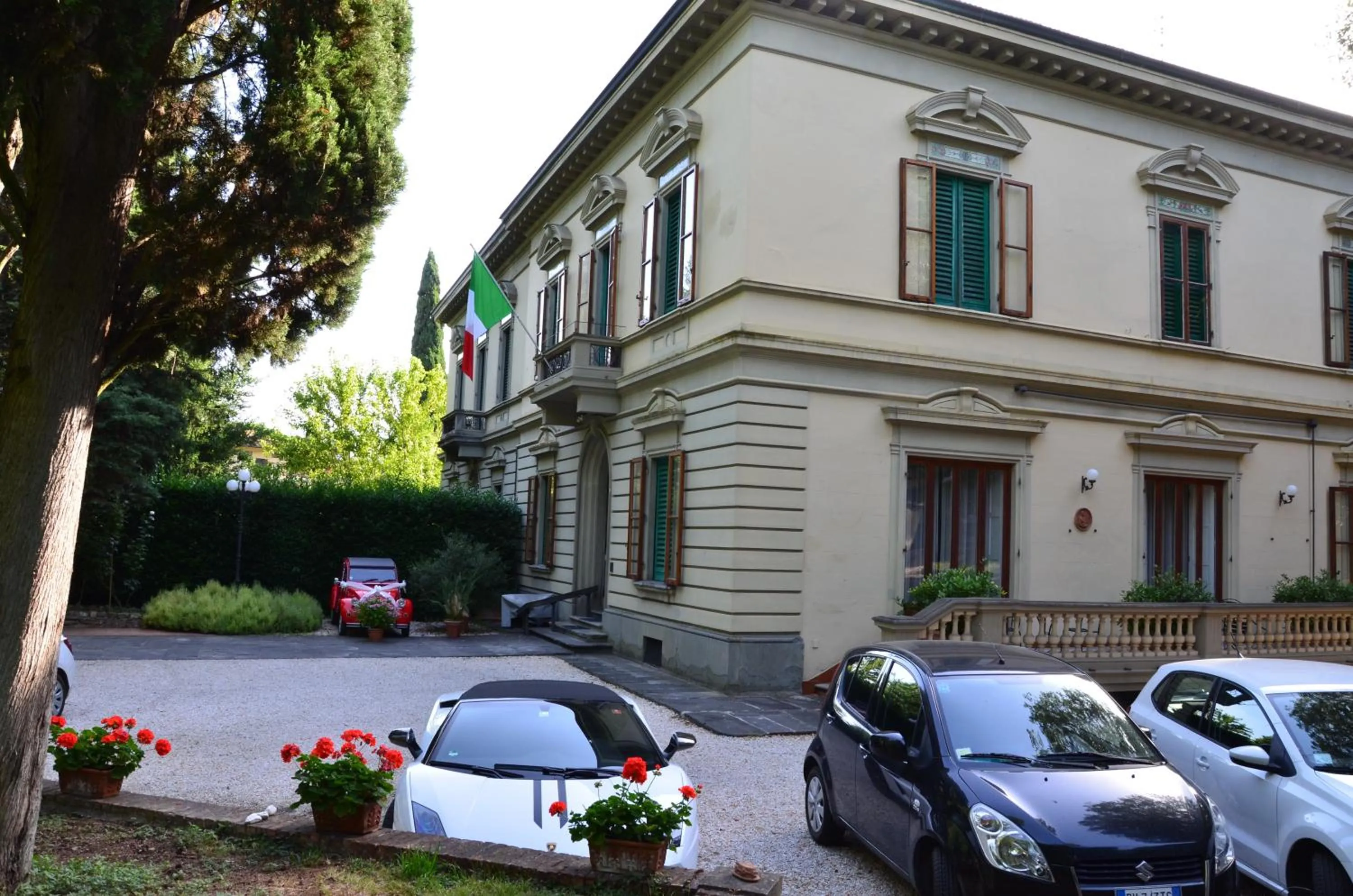 Facade/entrance in Residence Michelangiolo