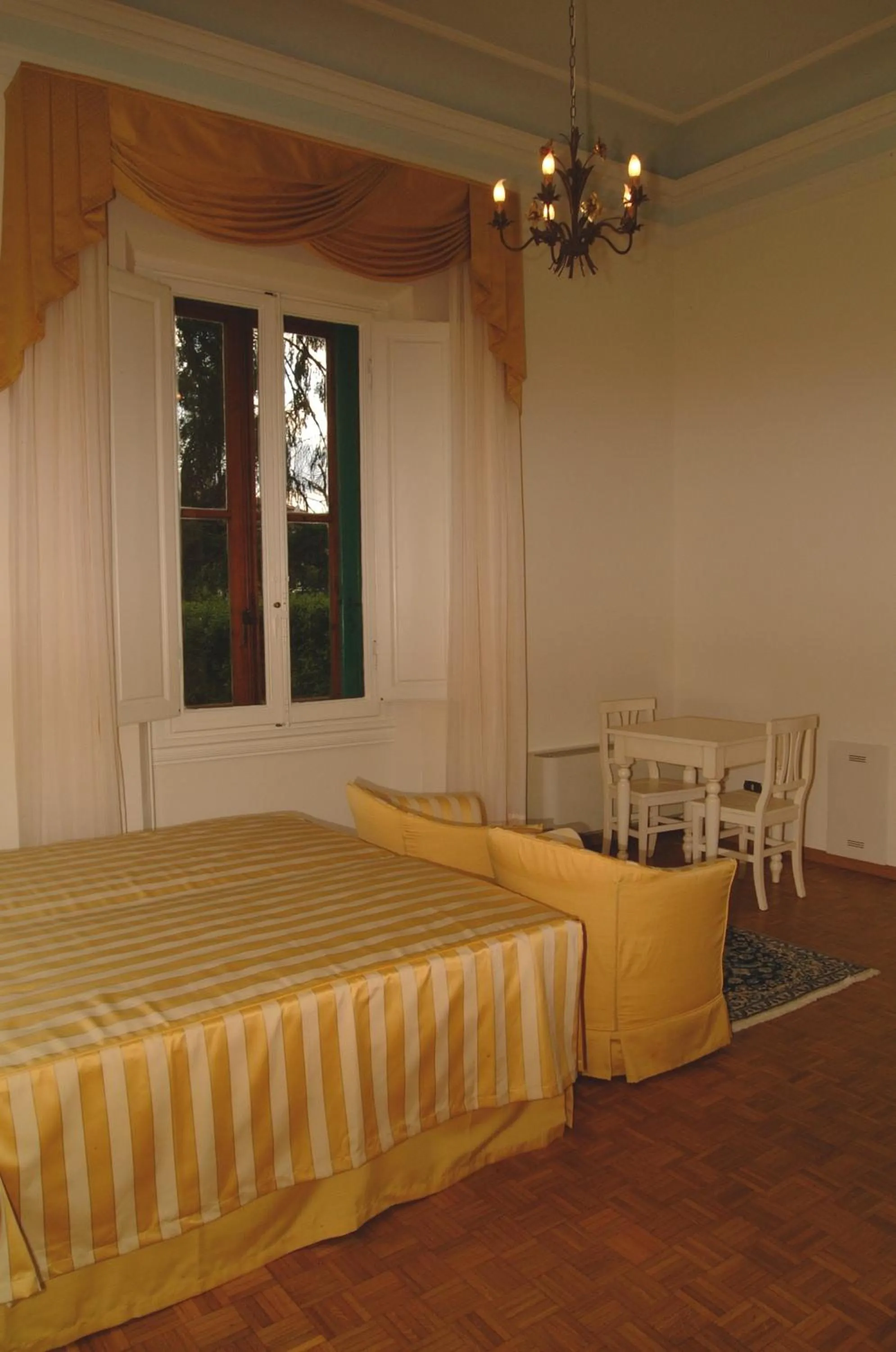 Bedroom in Residence Michelangiolo