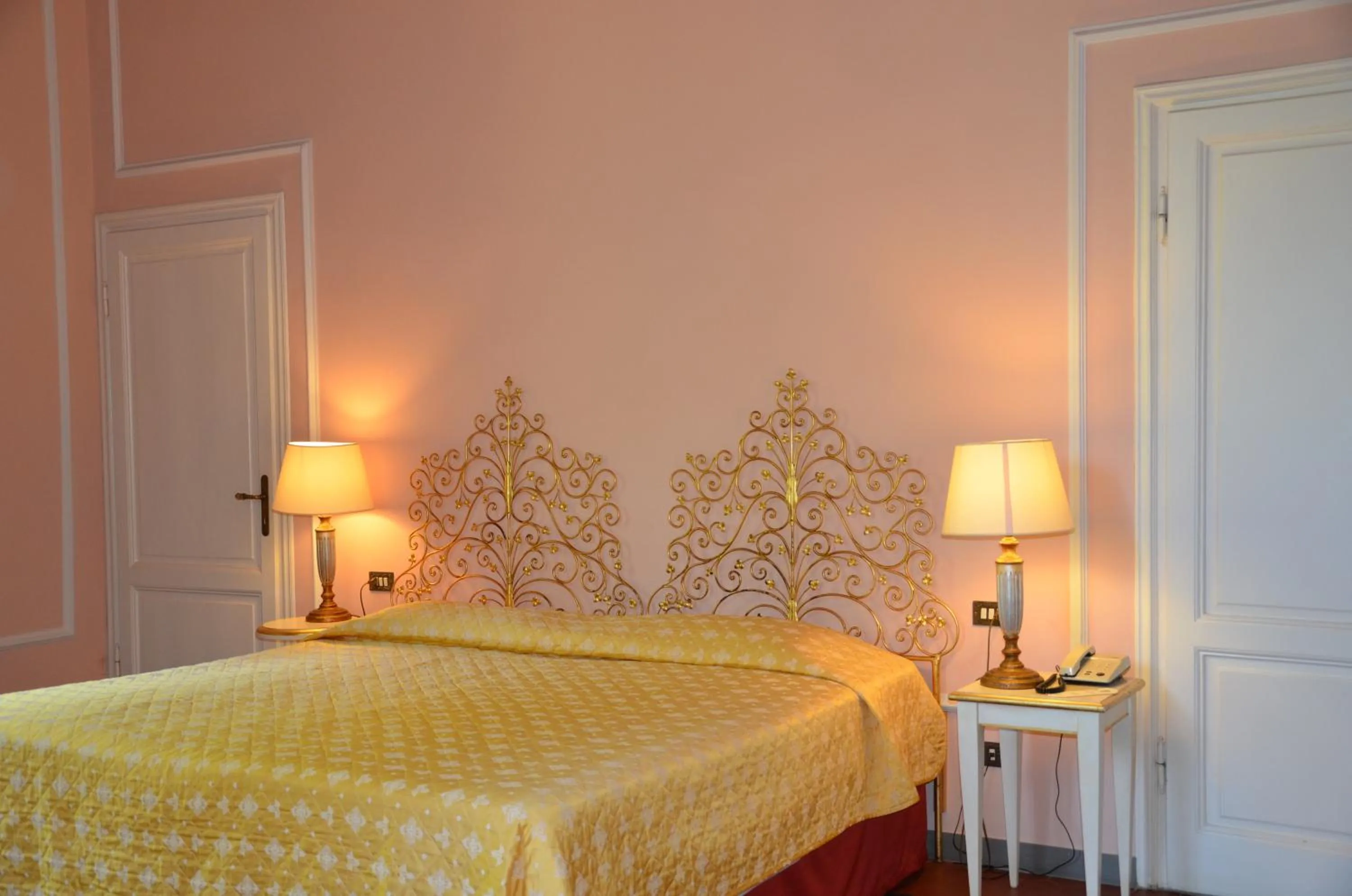 Bed in Residence Michelangiolo