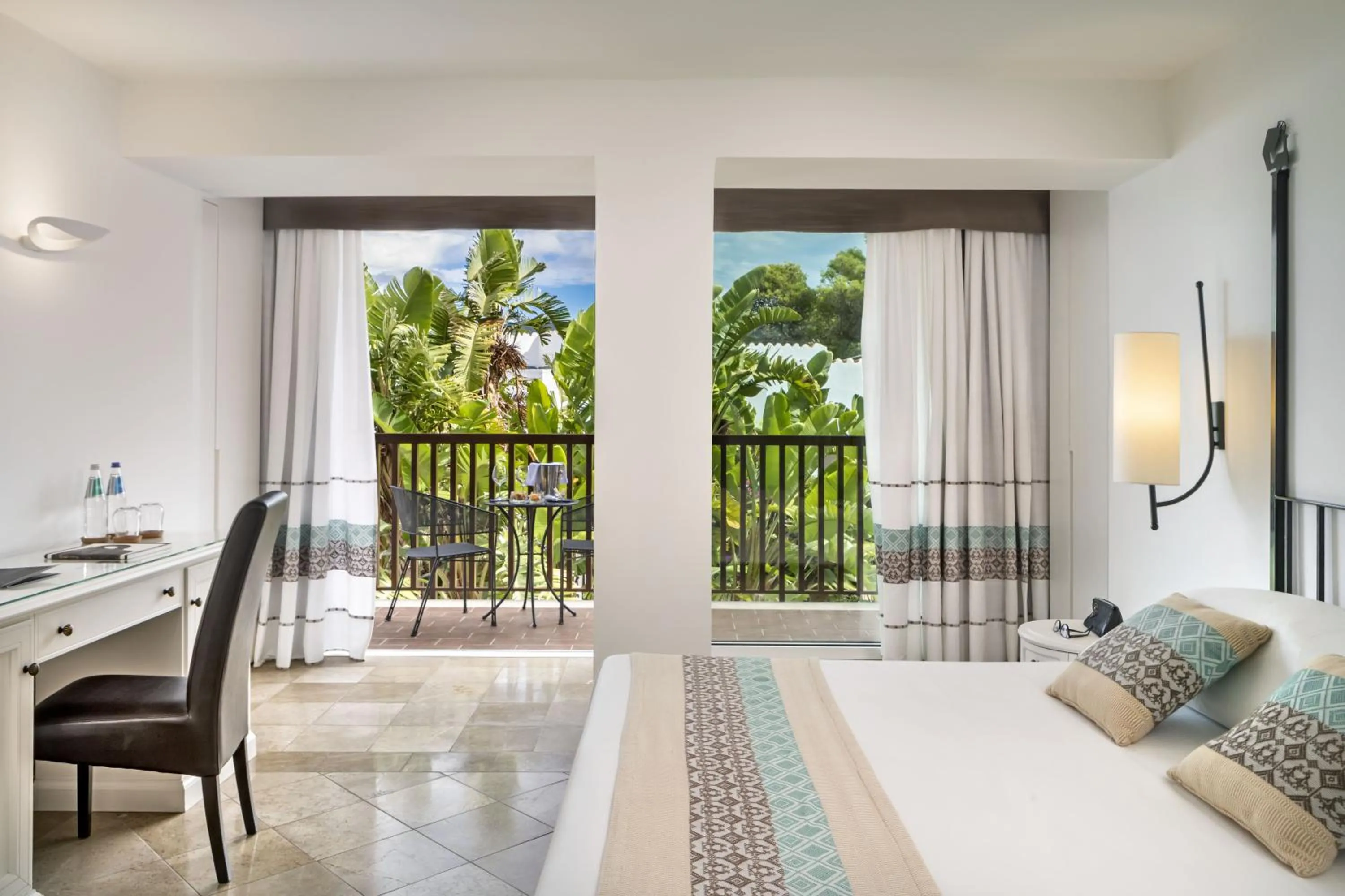 Bedroom, Bed in El Faro Hotel & Spa