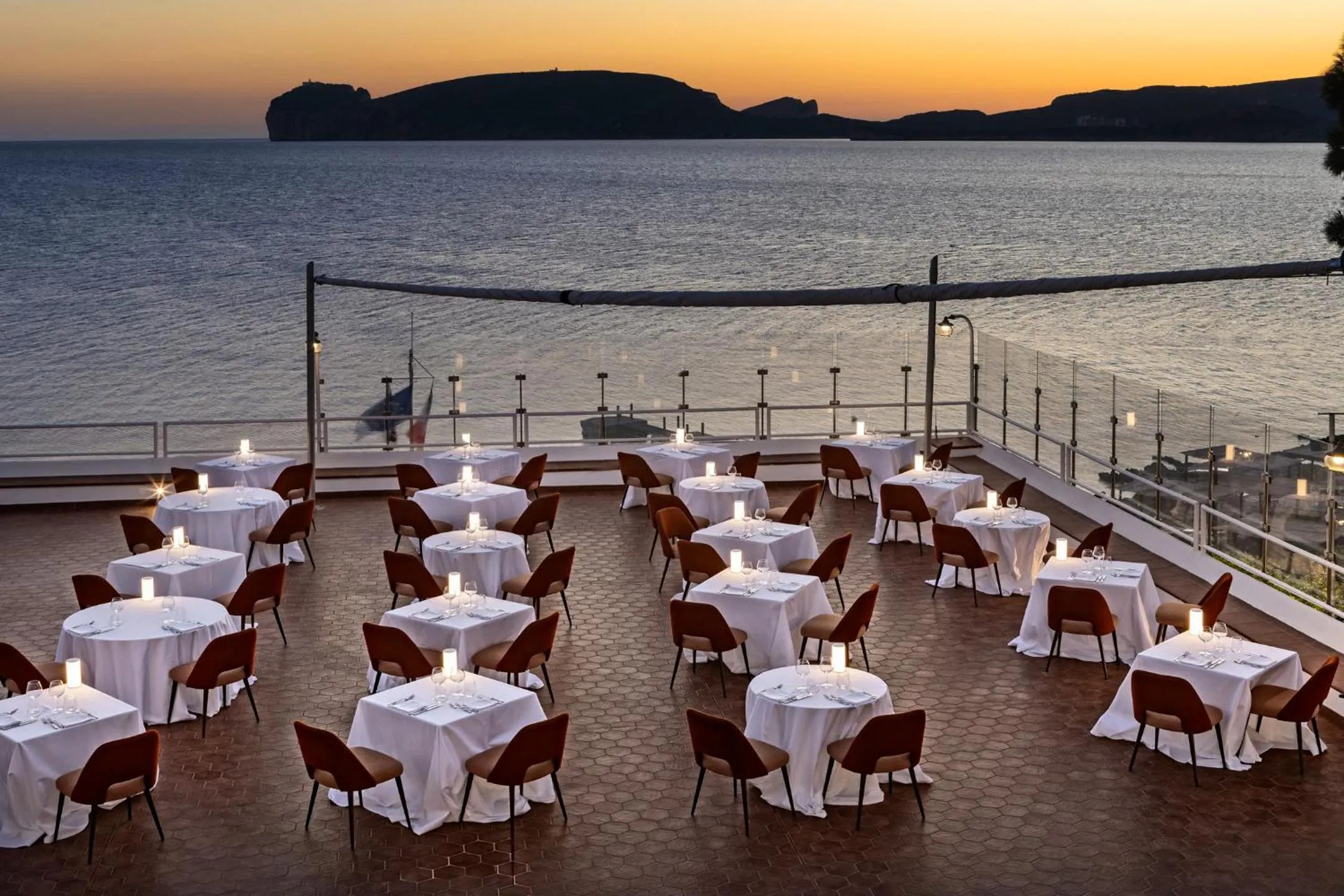 Restaurant/places to eat in El Faro Hotel & Spa