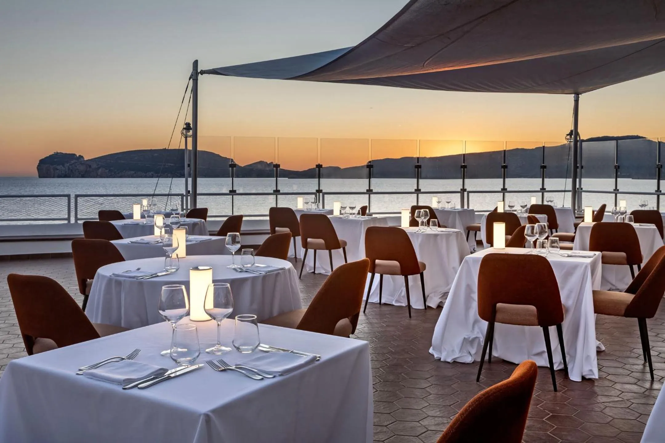 Restaurant/places to eat in El Faro Hotel & Spa