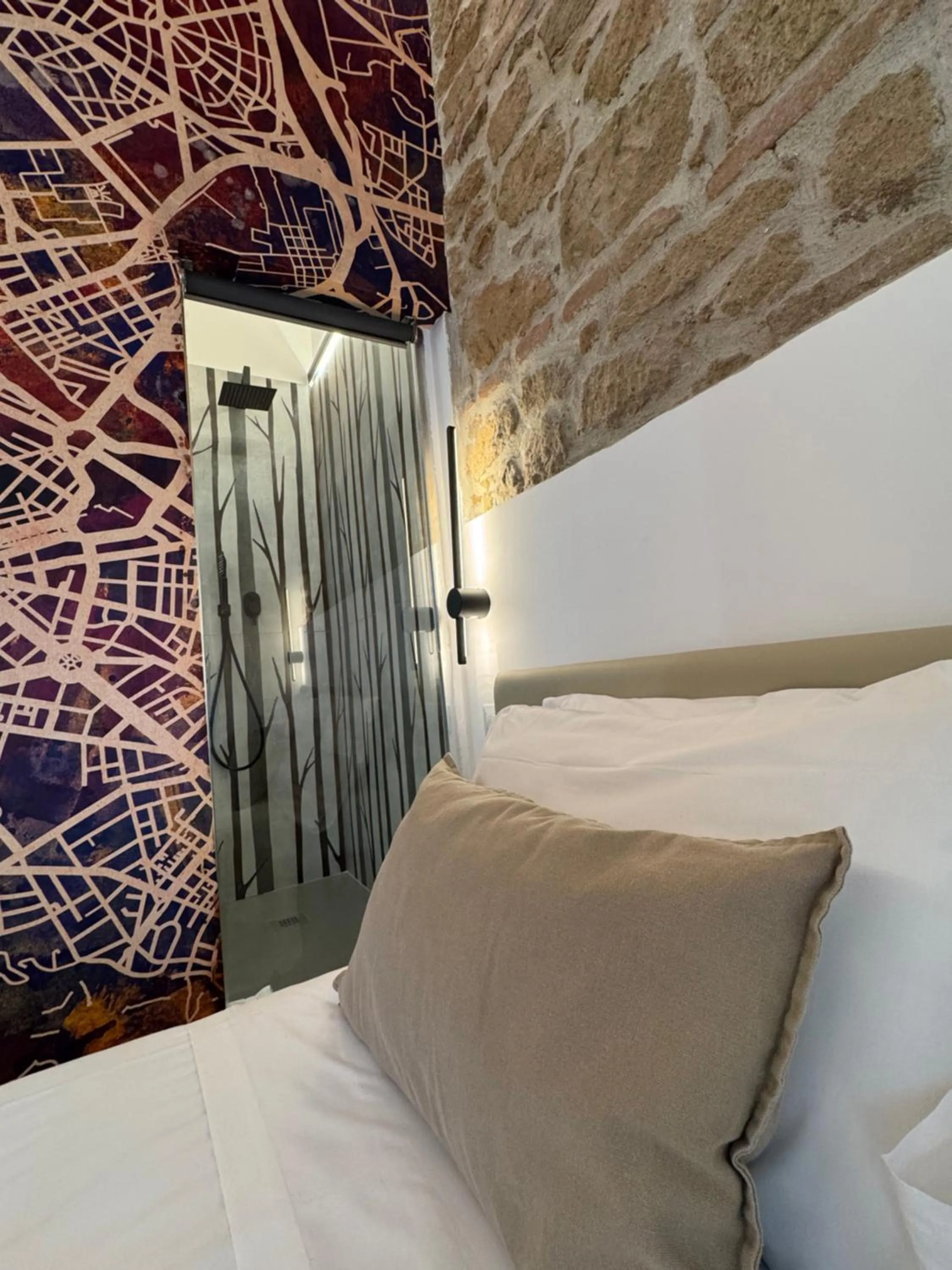 Shower, Bed in Hotel Felice