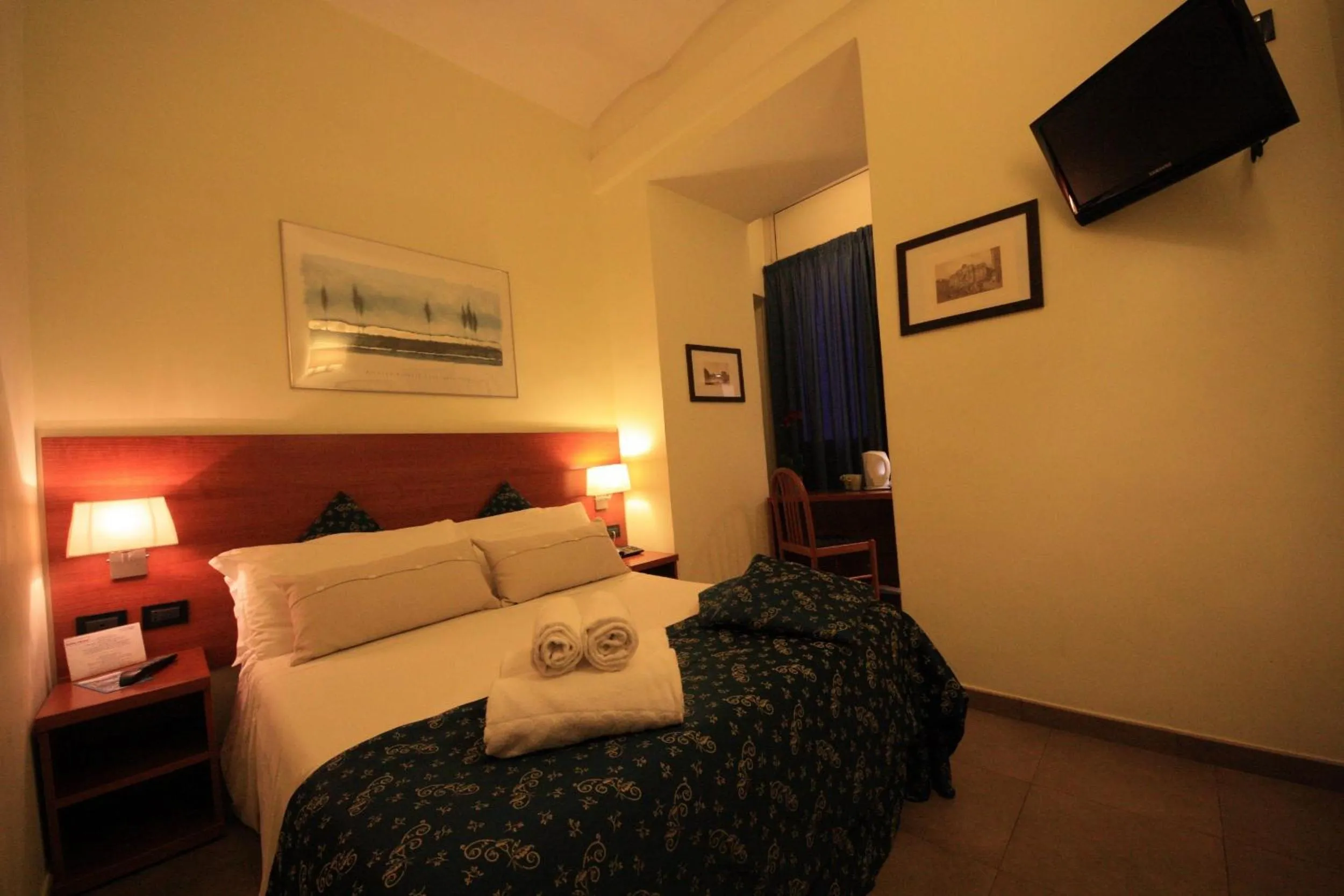 Photo of the whole room, Bed in Hotel Felice