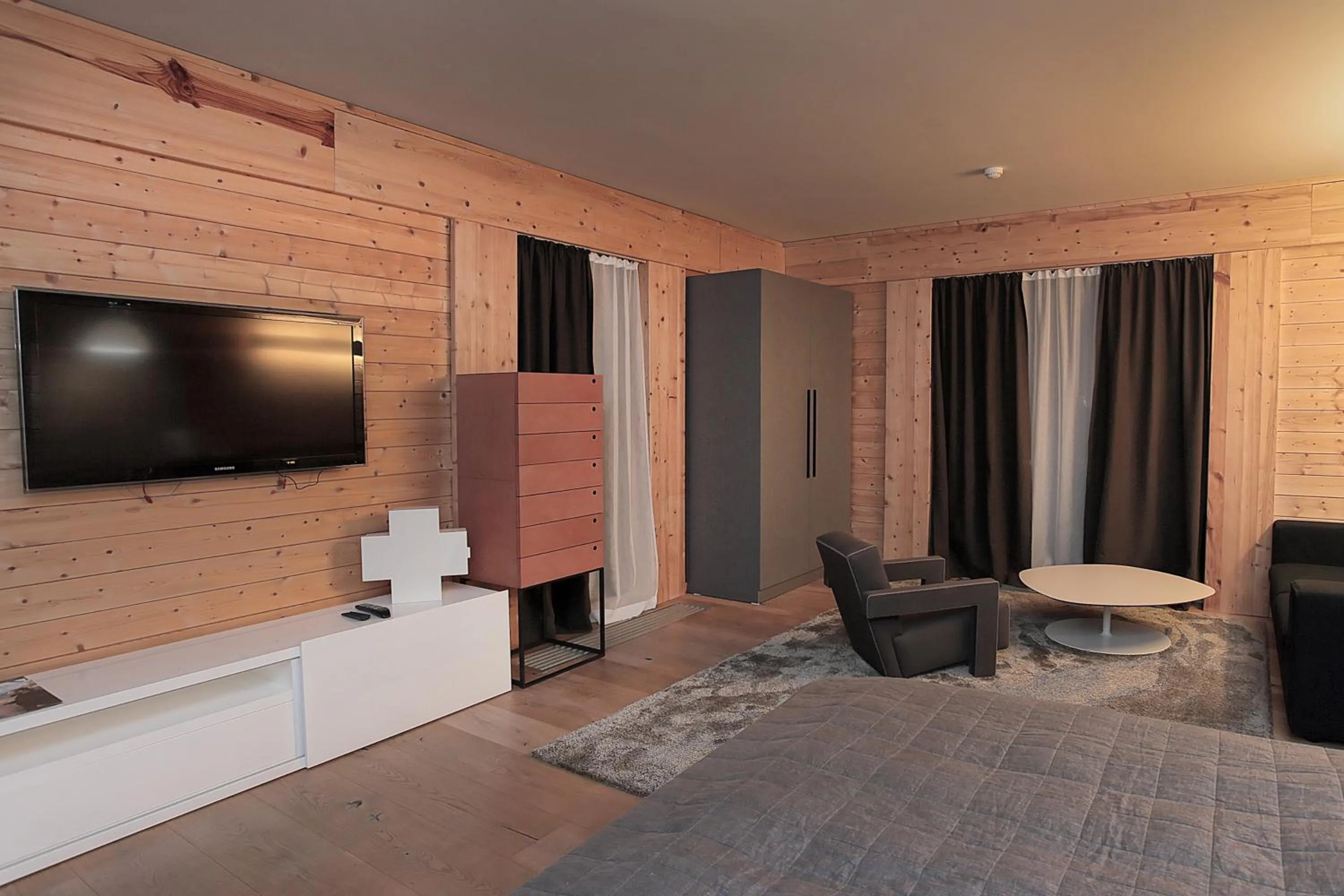 Photo of the whole room, Bed in Sami Mta Chalet