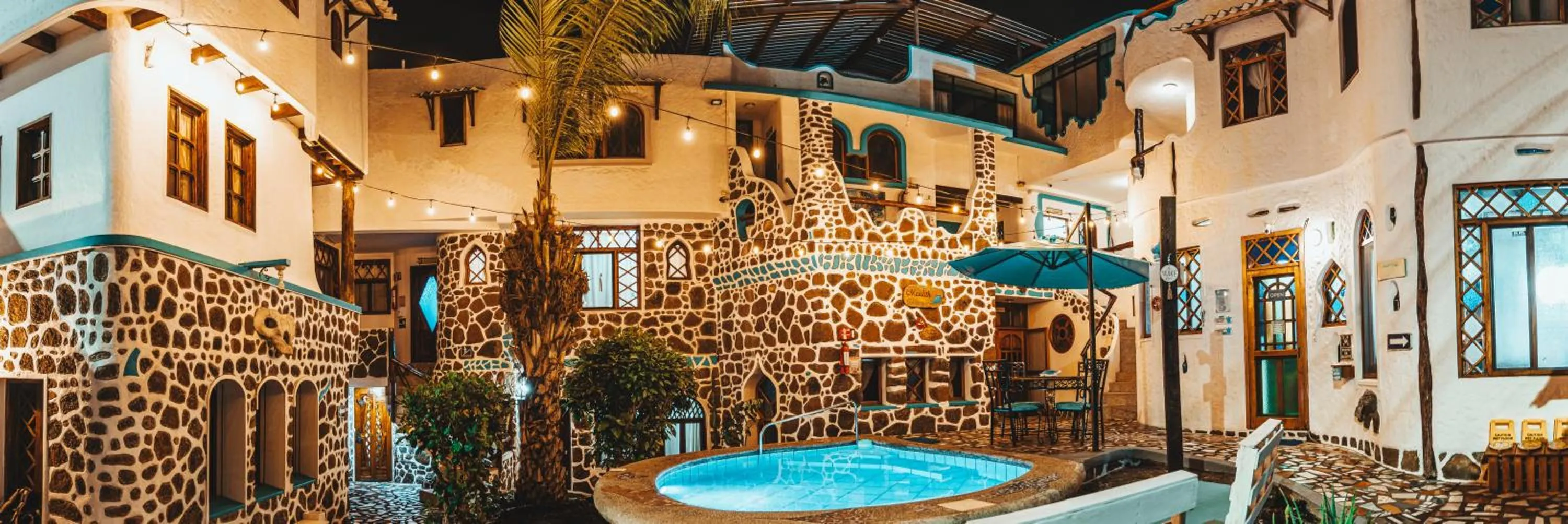 Swimming pool in Maidith Galapagos Inn