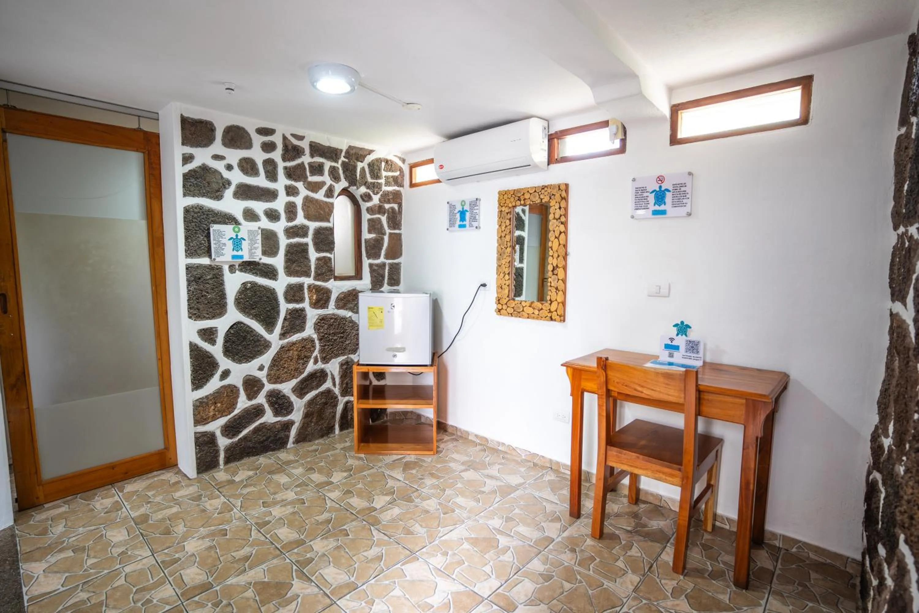 Seating area in Maidith Galapagos Inn