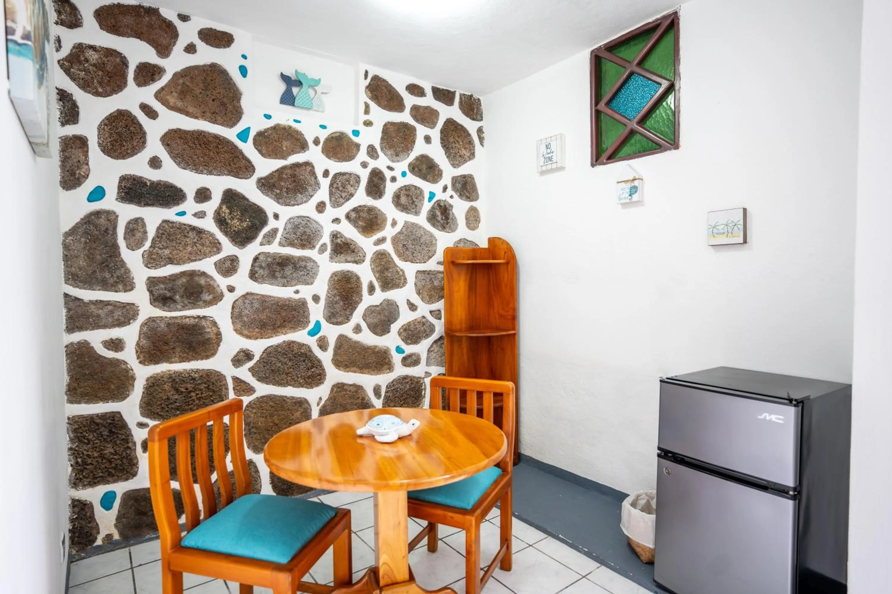 Dining area in Maidith Galapagos Inn