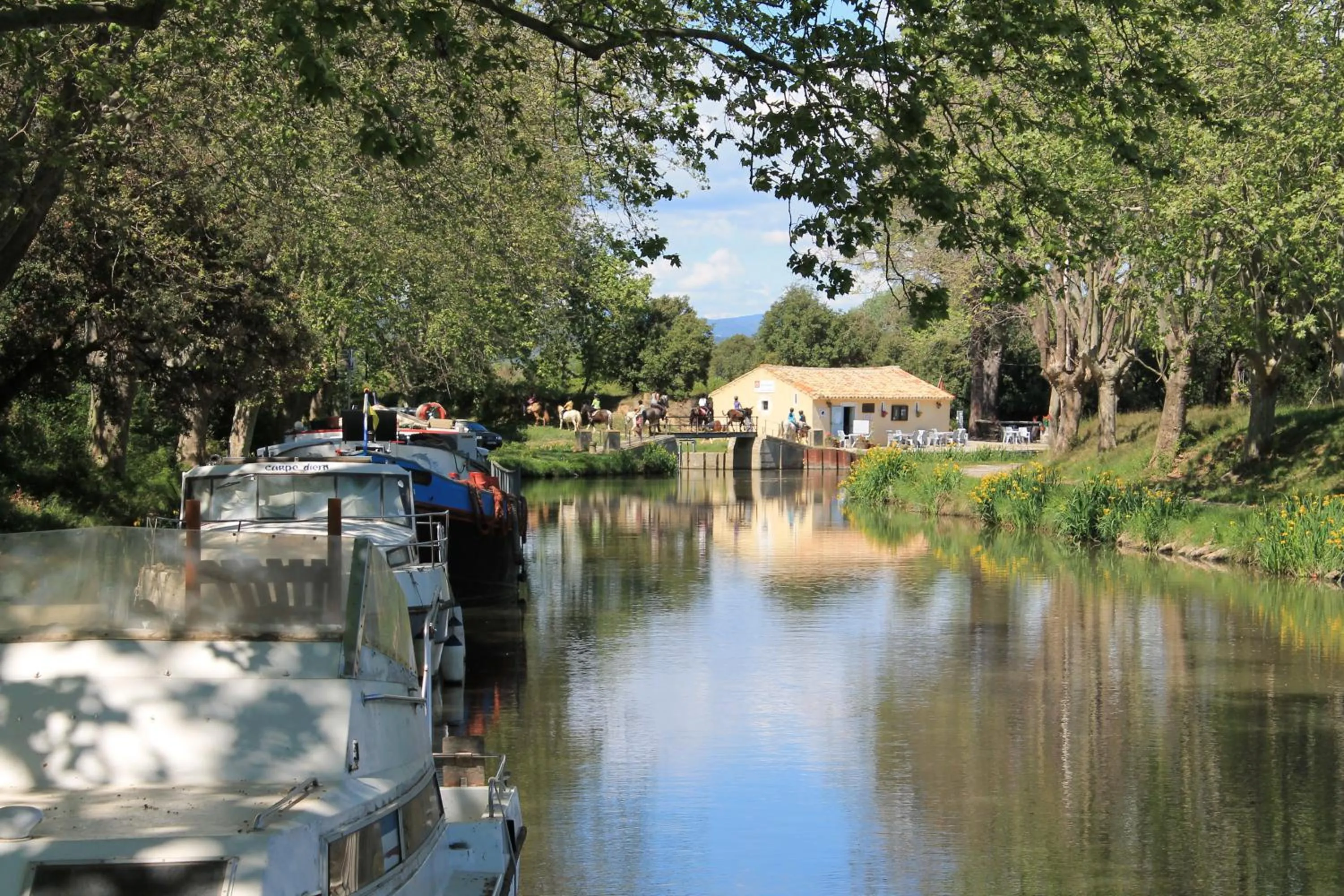 Area and facilities in La Souqueto