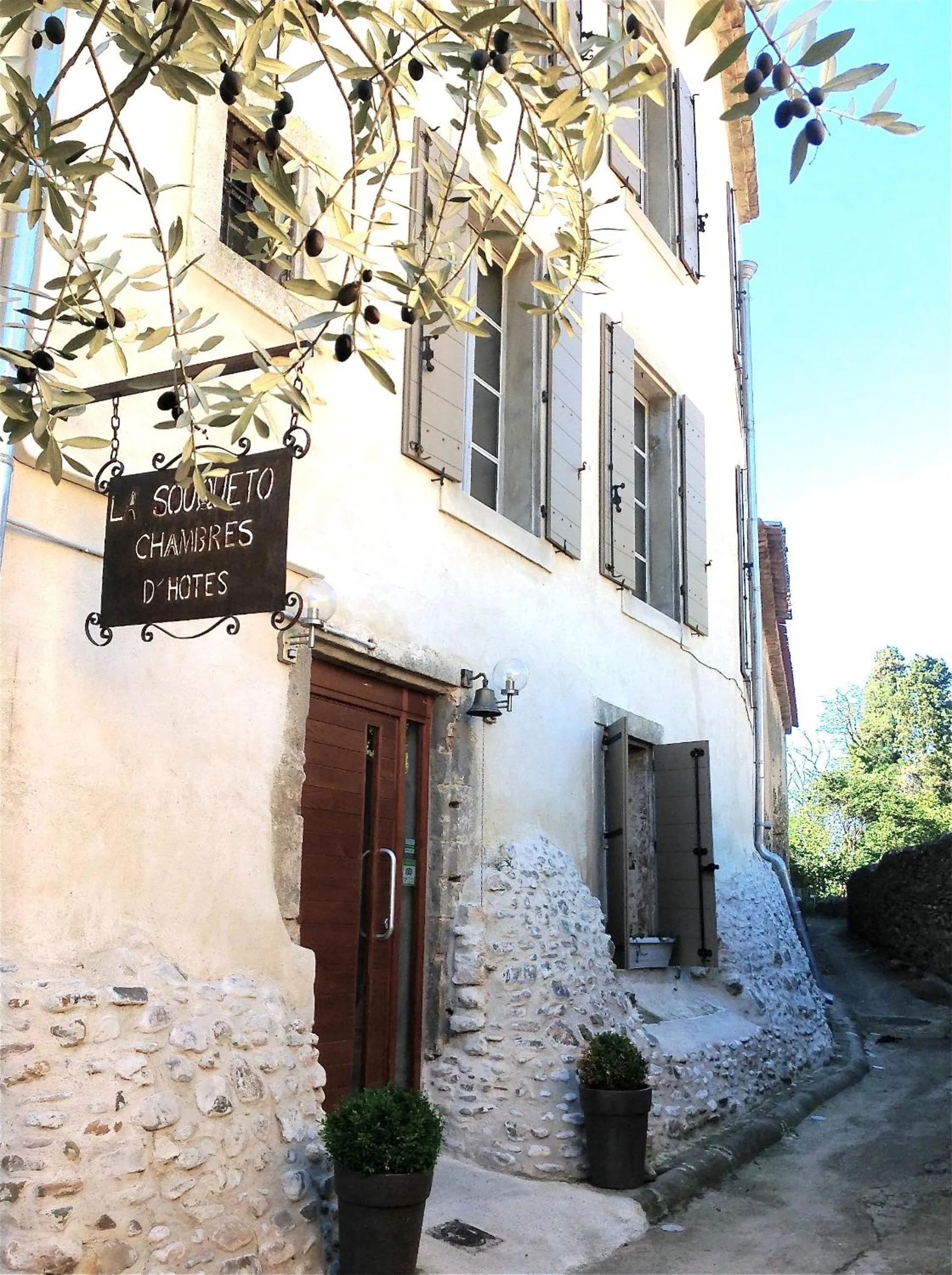 Property building in La Souqueto