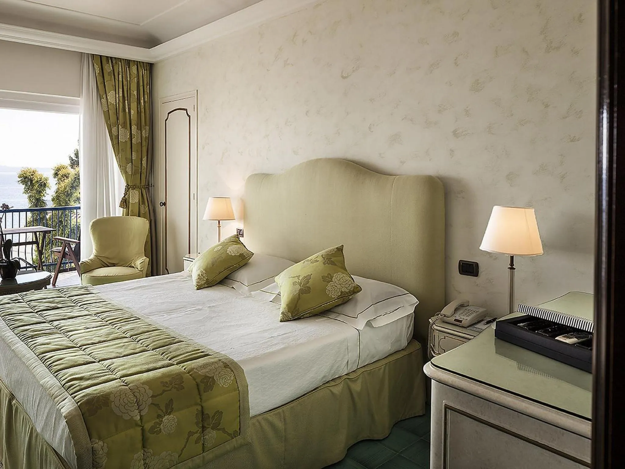 Bed in Punta Molino Beach Resort & Thermal Spa