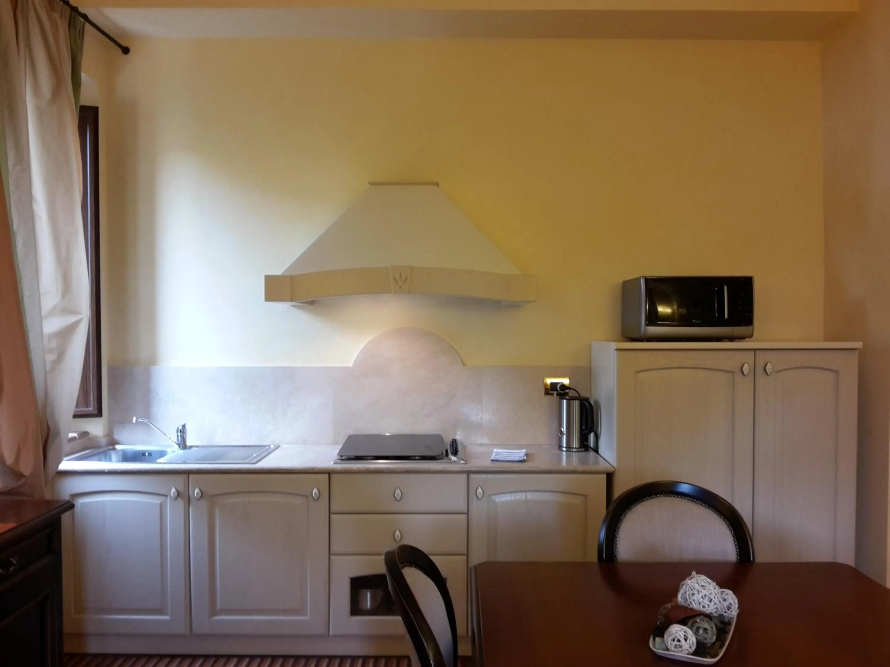 Coffee/tea facilities in Castello Izzalini Todi Resort