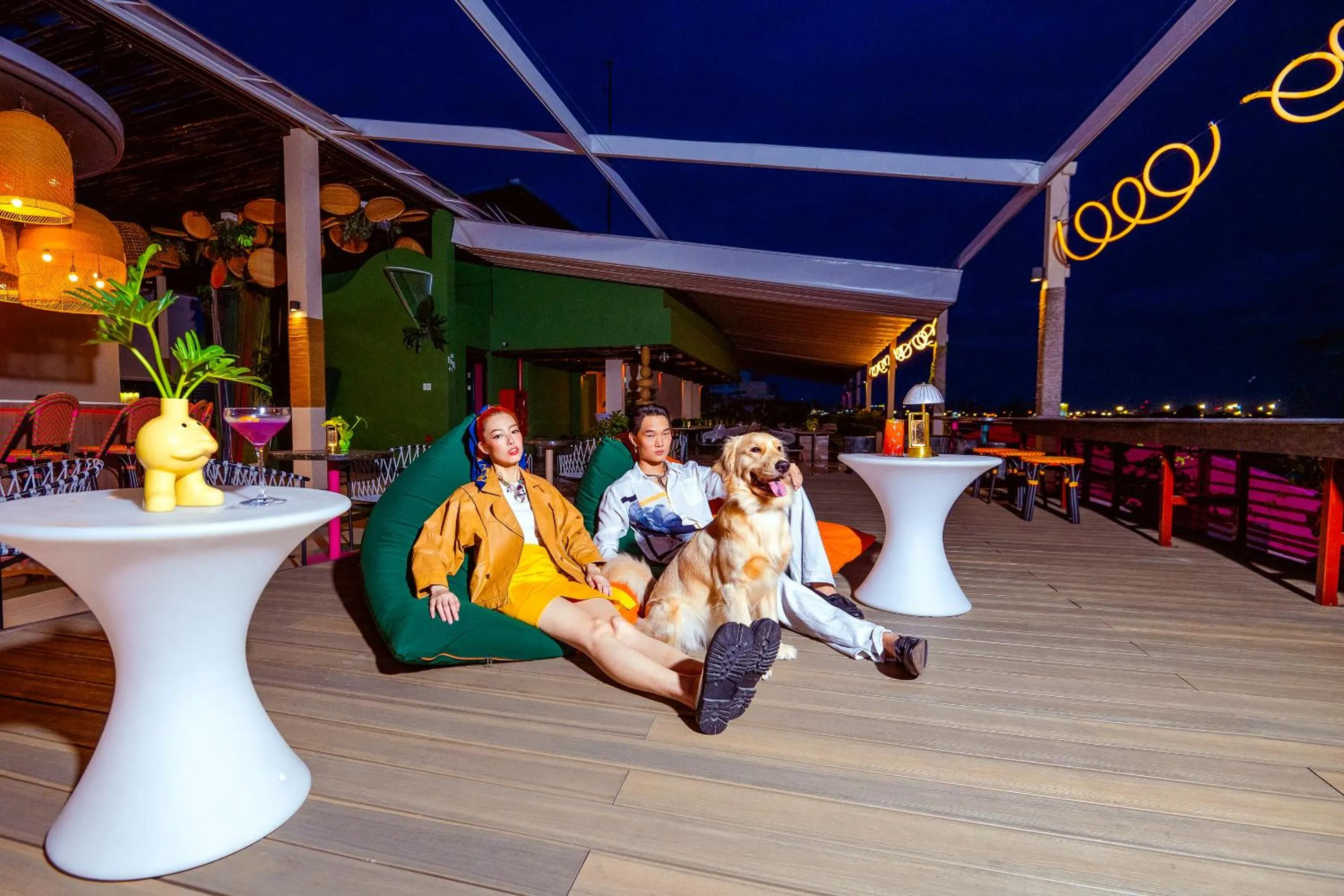 Lounge or bar in The Fig Lobby Bangkok