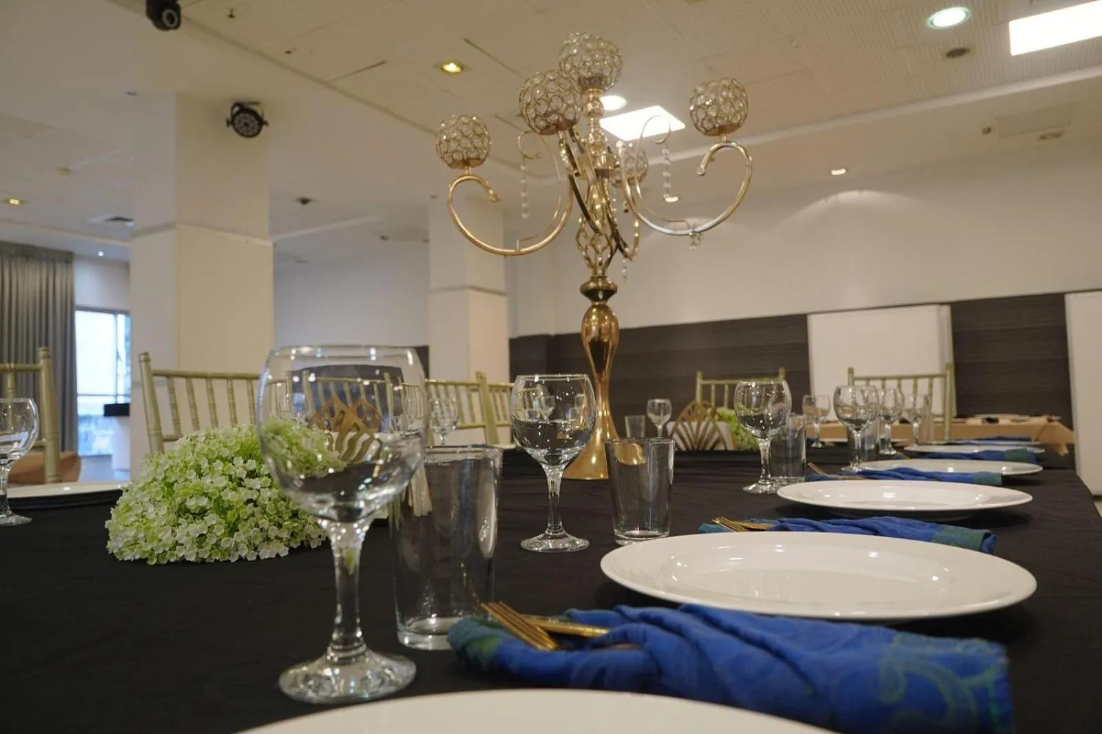 Food and drinks in Haifa Tower Hotel - מלון מגדל חיפה