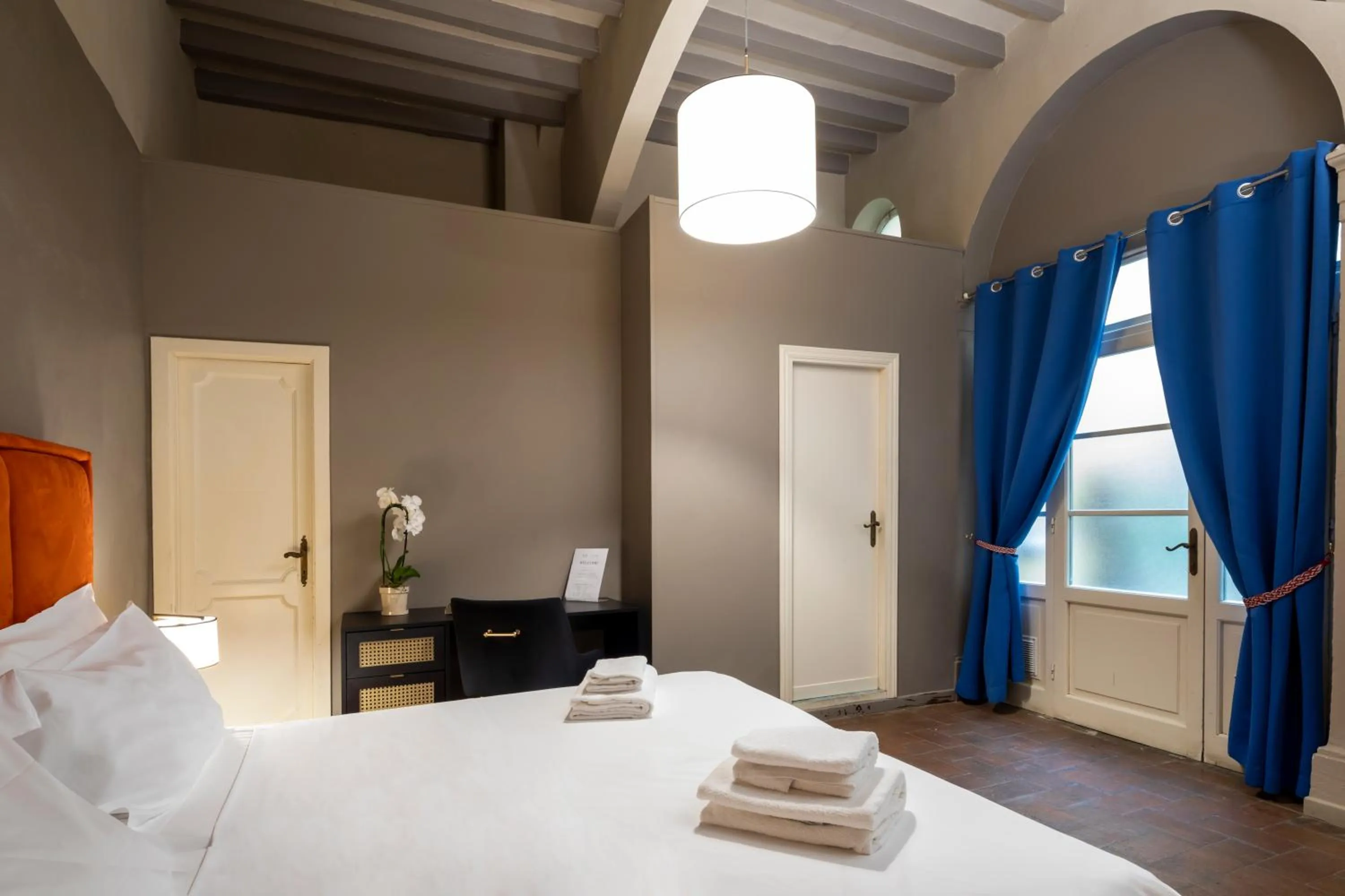 Photo of the whole room, Bed in Boboli Living