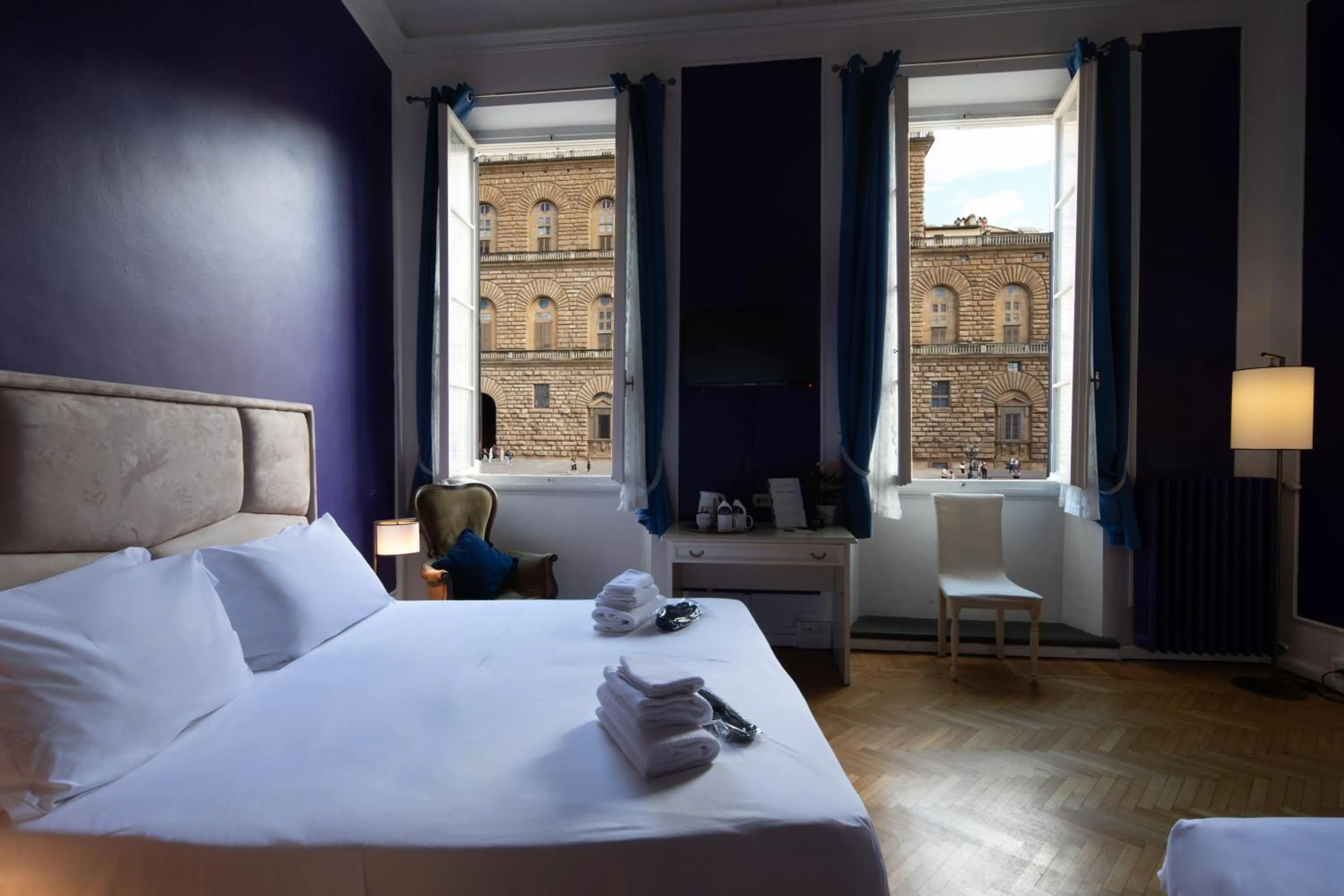 Photo of the whole room, Bed in Boboli Living