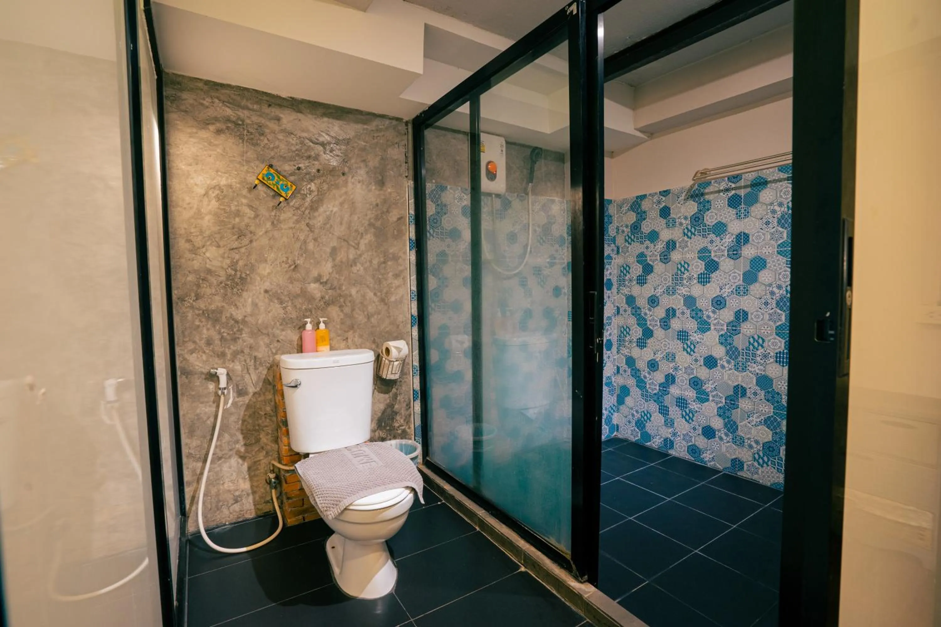 Toilet in Si Phum Heritage Boutique, Chiang Mai