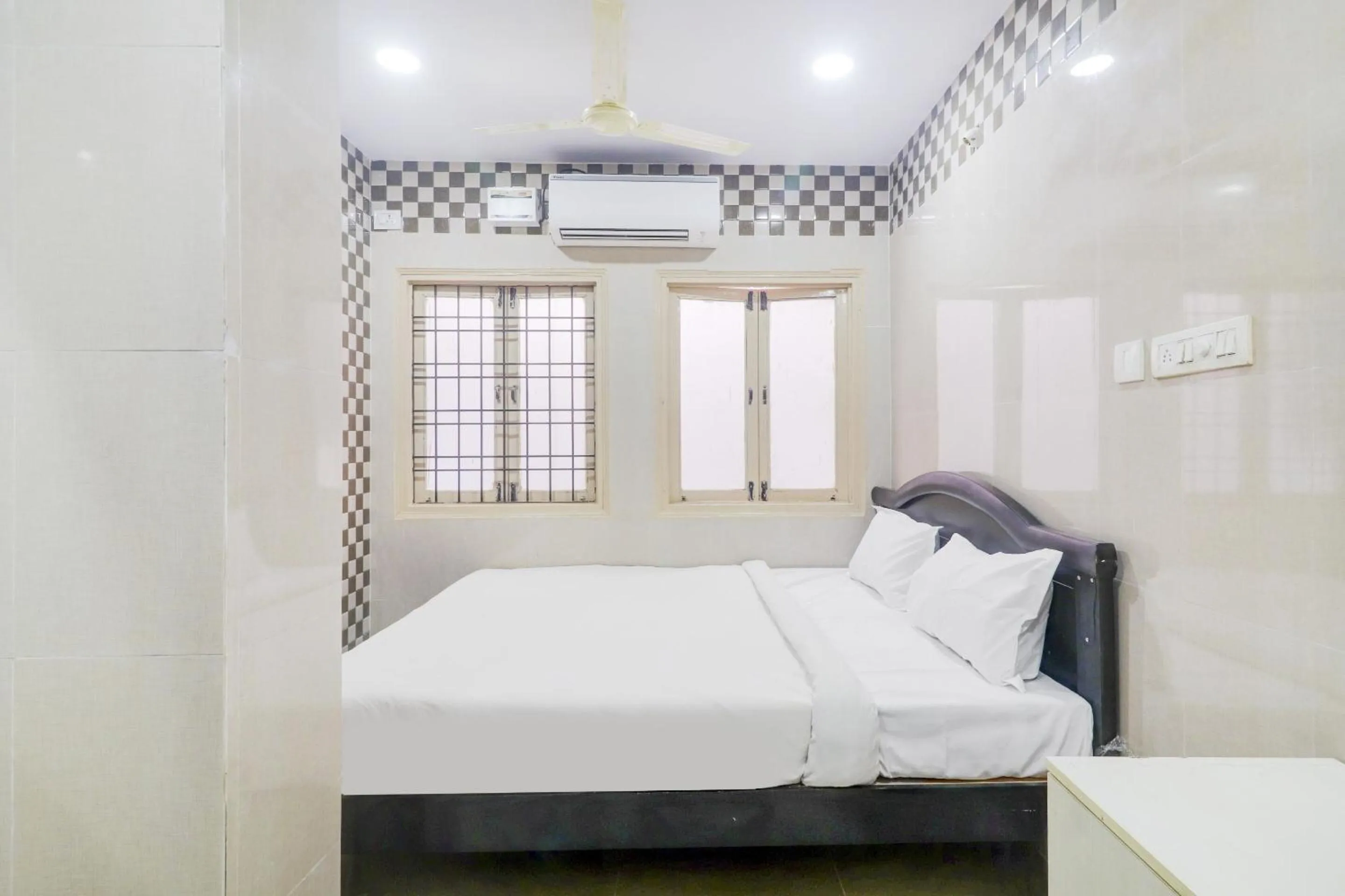 Bedroom, Bed in Hotel O Aroma Classic Near Nampally Railway station