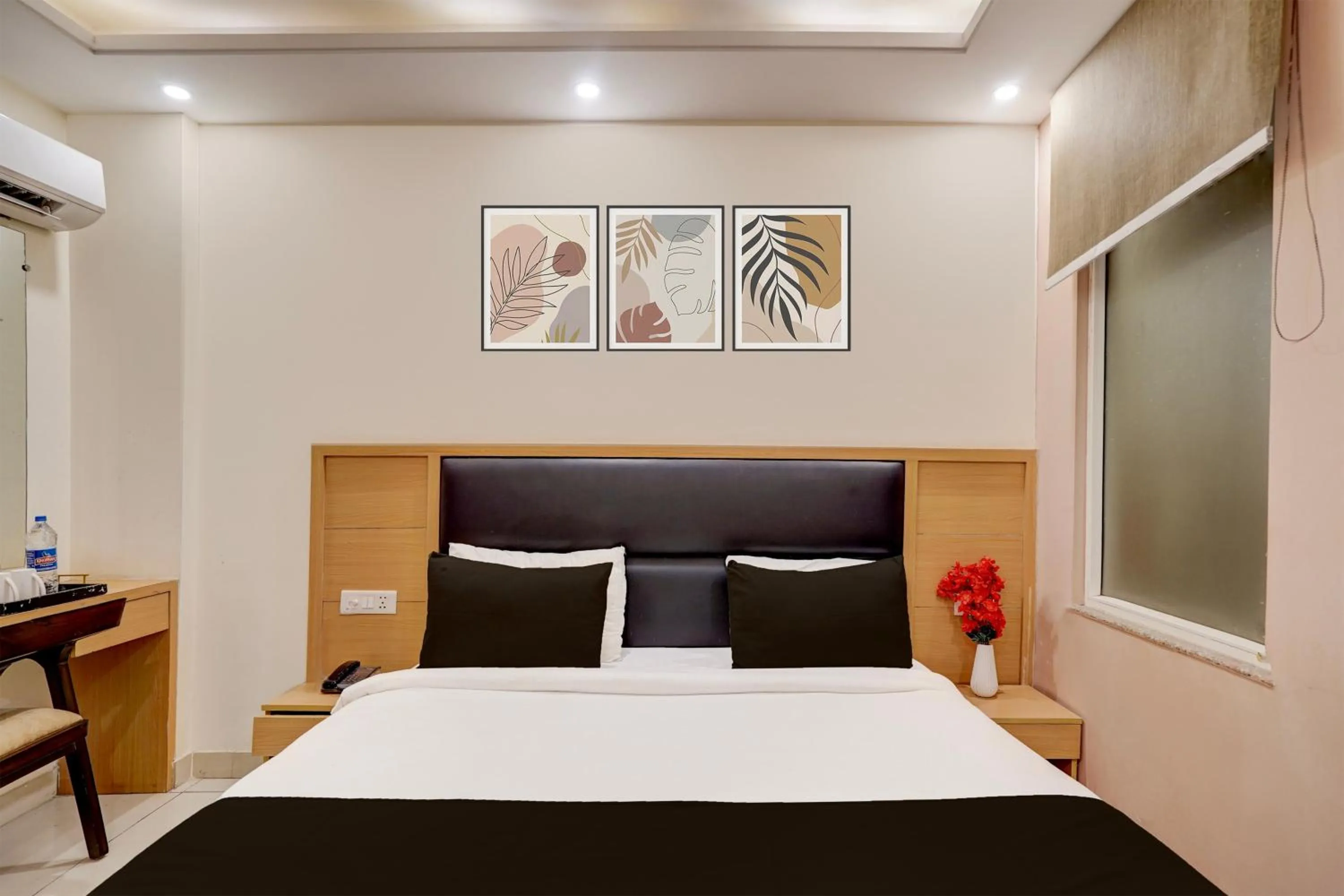 Bedroom, Bed in Townhouse Airport Road Delhi