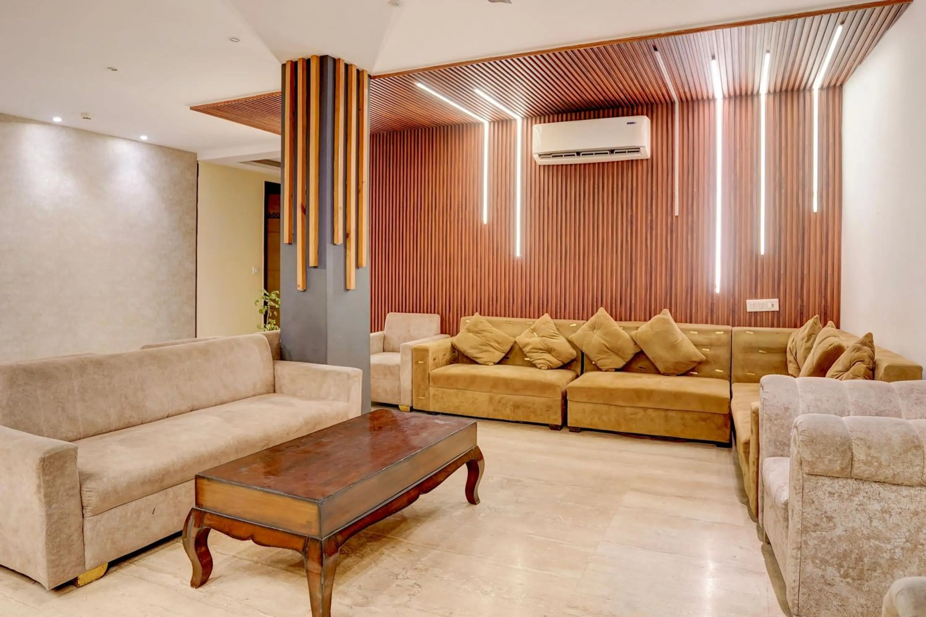 Lobby or reception in Townhouse Airport Road Delhi