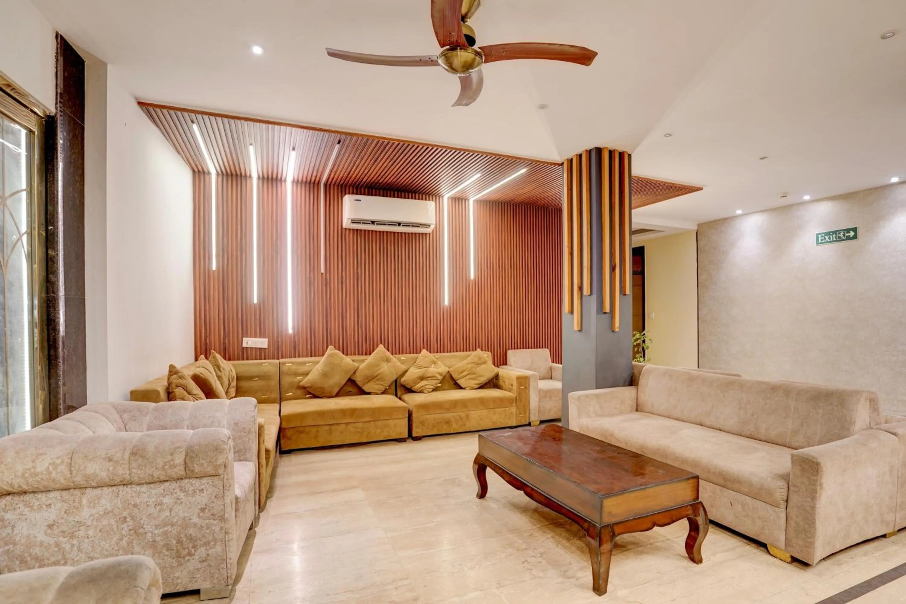 Lobby or reception in Townhouse Airport Road Delhi