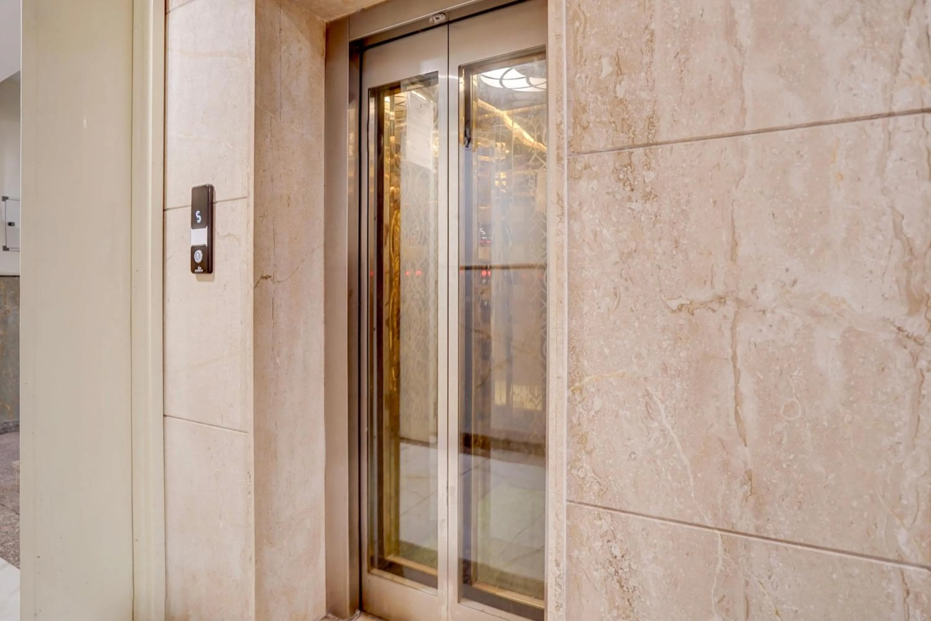 Lobby or reception in Townhouse Airport Road Delhi