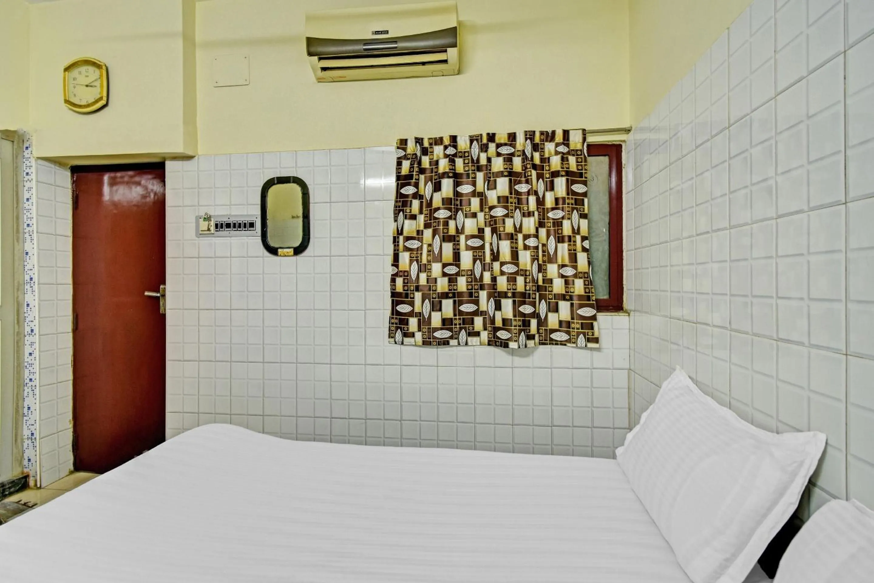 Bedroom, Bed in Hotel O Dream Palace Guest House Near Marina Beach