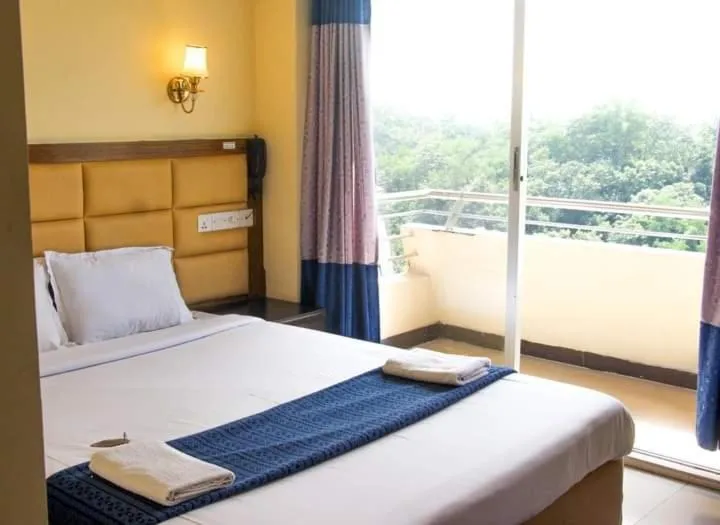 Bed in Hotel Night Heaven