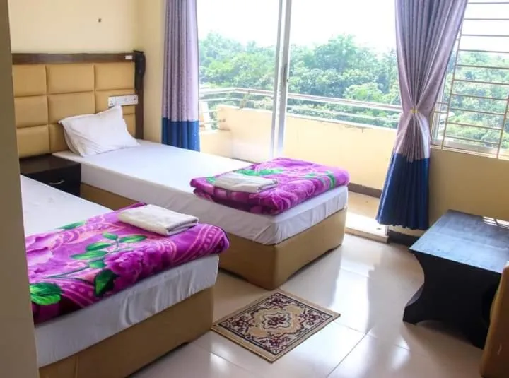 Bed in Hotel Night Heaven