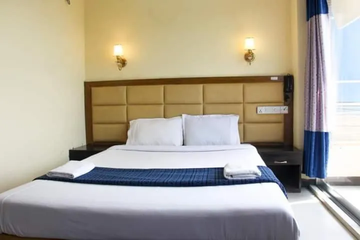 Bed in Hotel Night Heaven