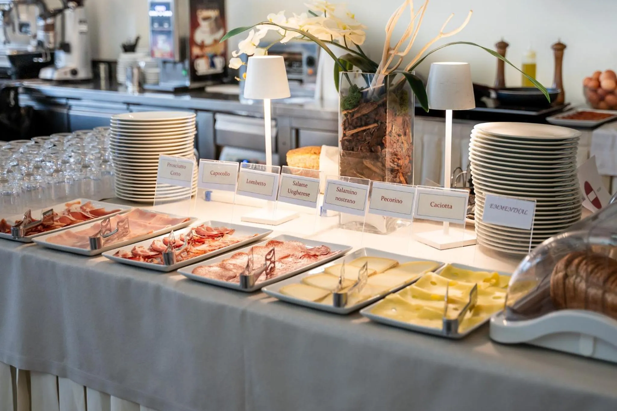 Continental breakfast in Hotel Garden Experience