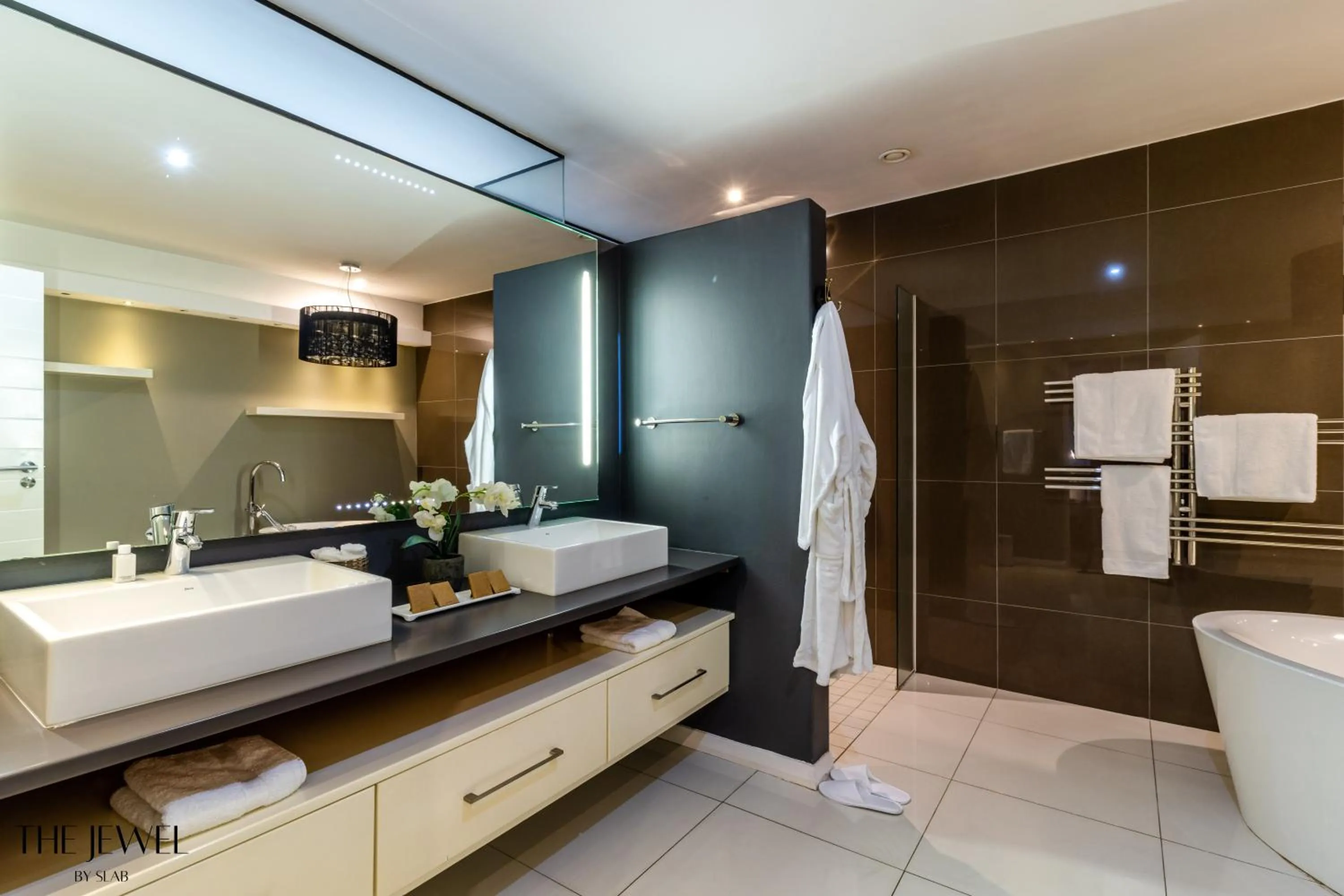 Bathroom in The Jewel B&B