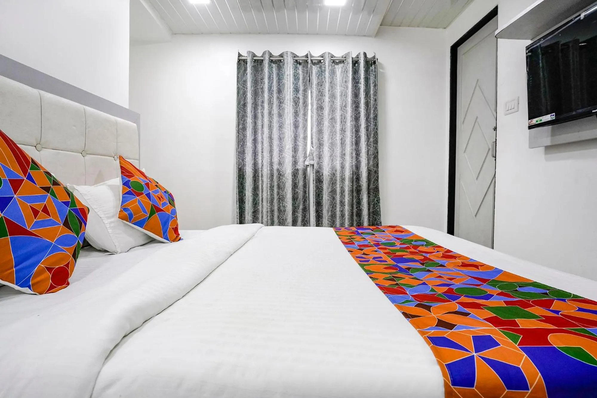 Bed in Via Park Residency