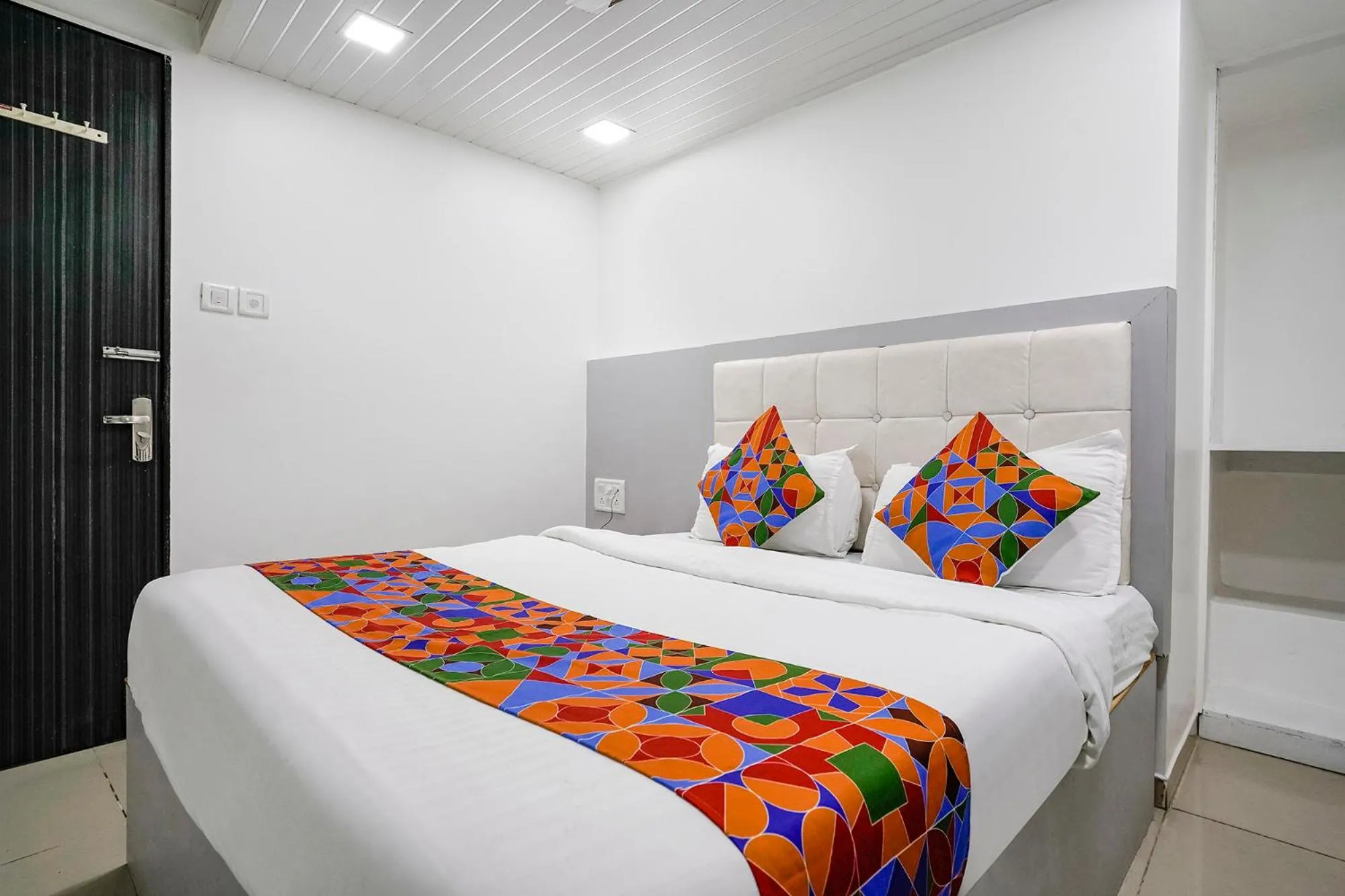 Bed in Via Park Residency