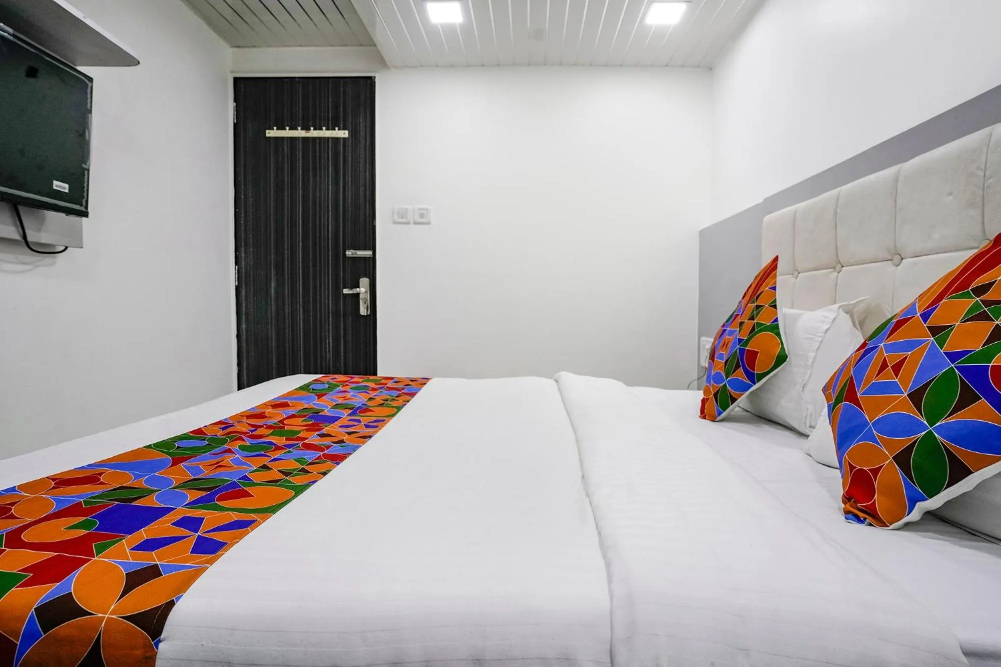 Bed in Via Park Residency