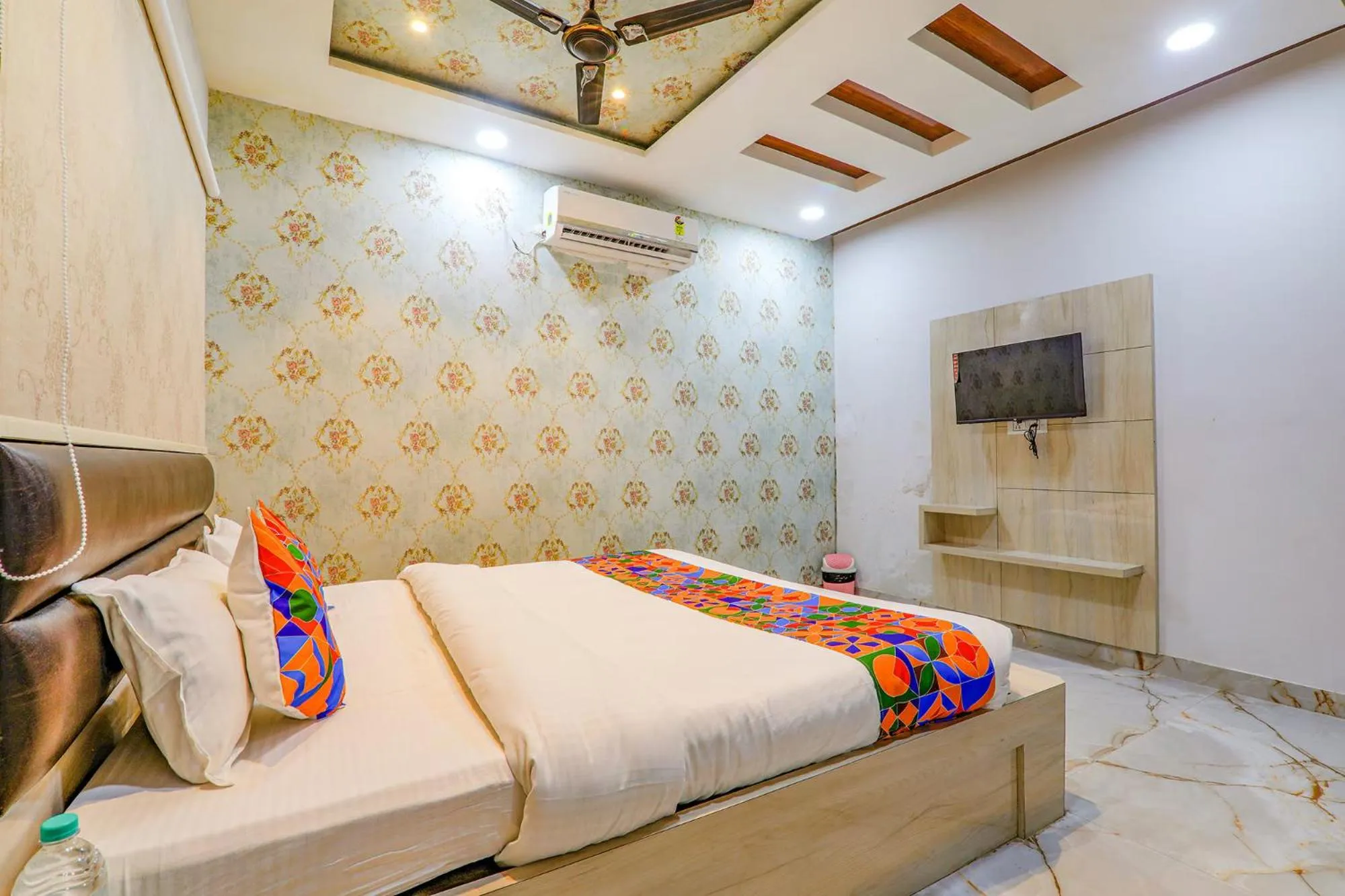 Bed in FabHotel Super 3 Premium - Banaras Railway Station